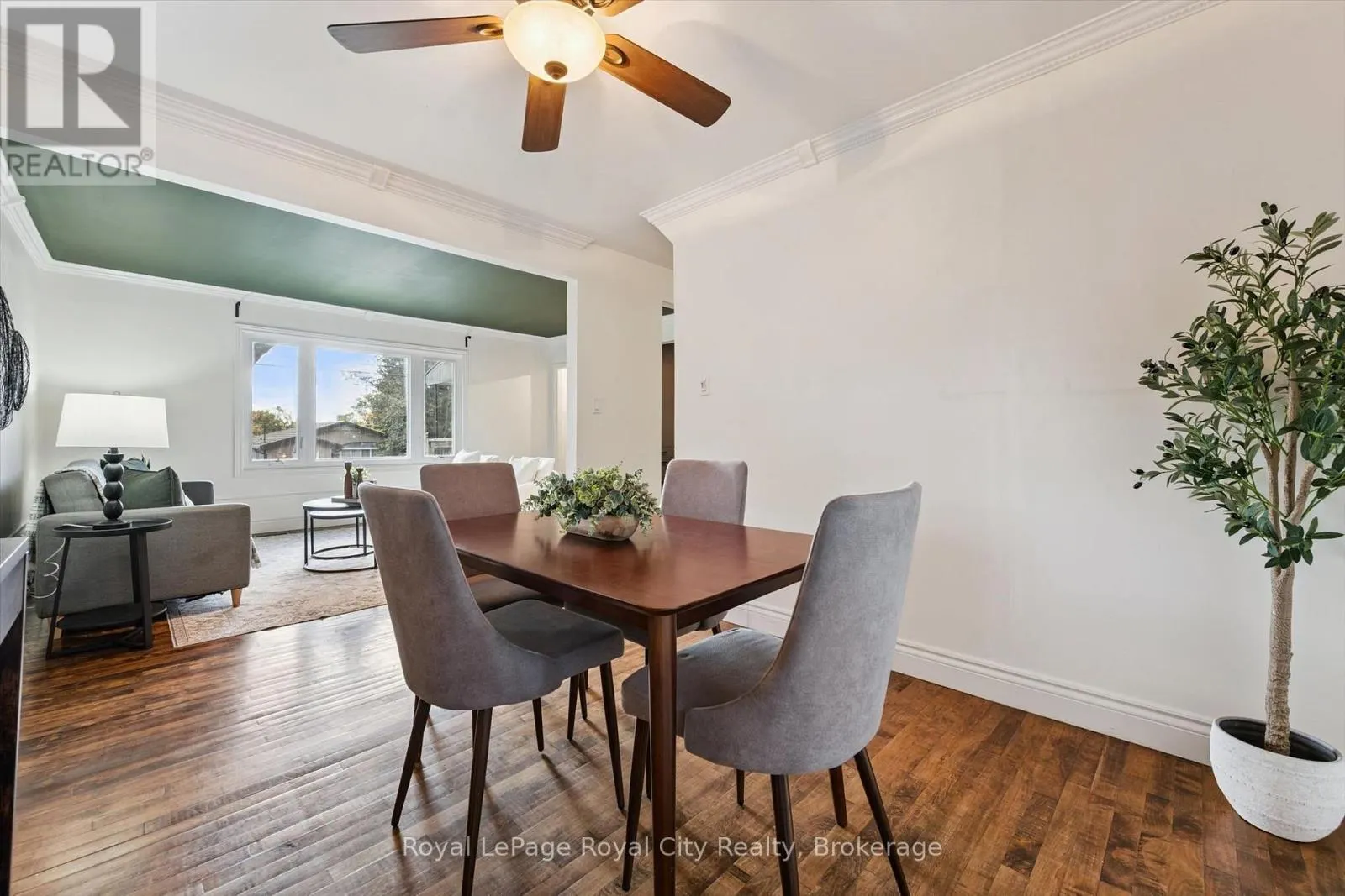 39 RIDGEWOOD AVENUE