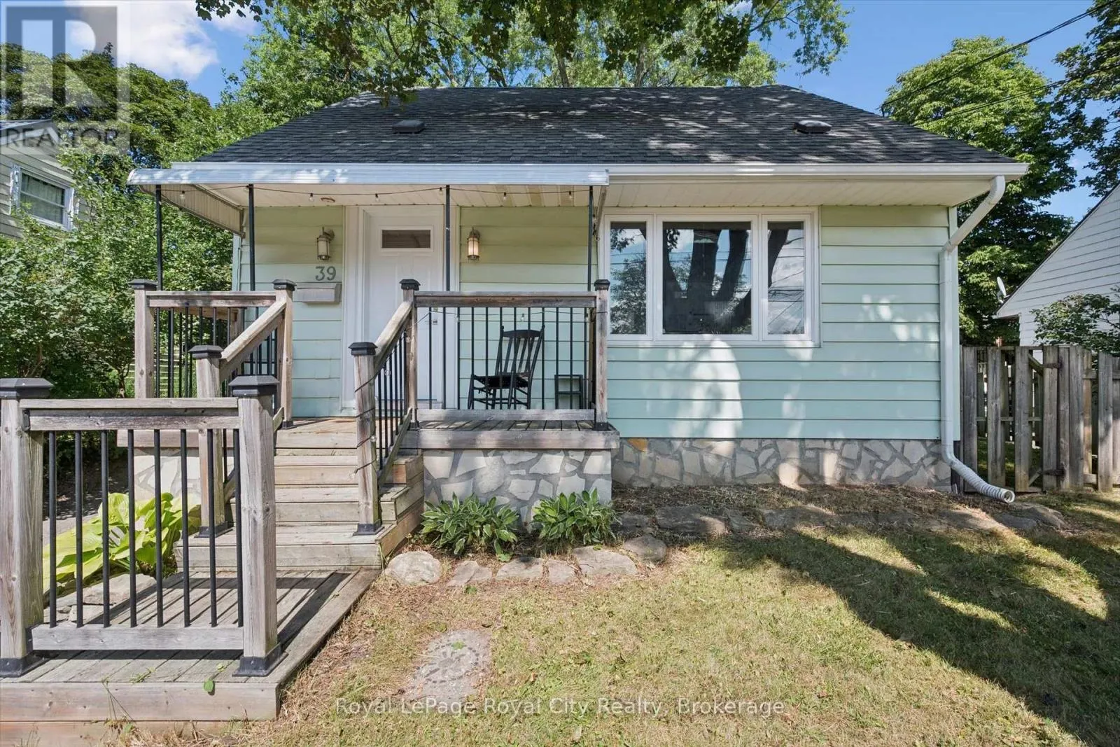 39 RIDGEWOOD AVENUE