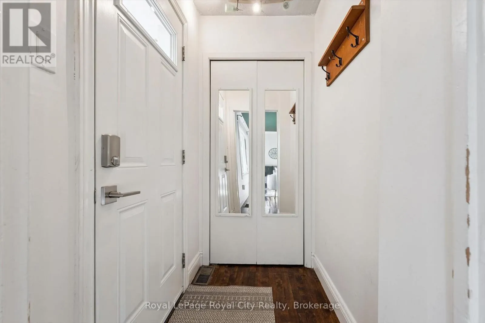 39 RIDGEWOOD AVENUE