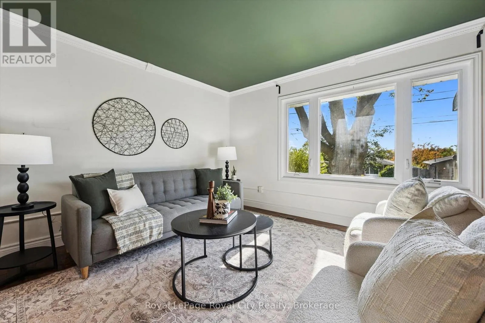 39 RIDGEWOOD AVENUE