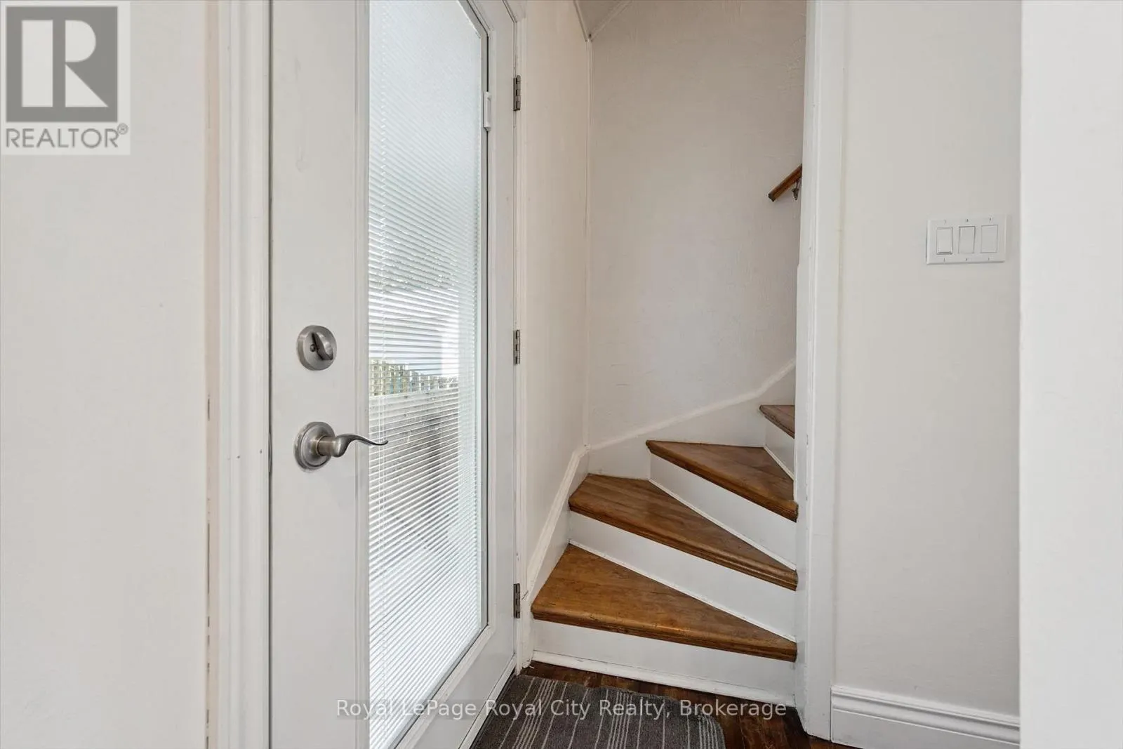 39 RIDGEWOOD AVENUE