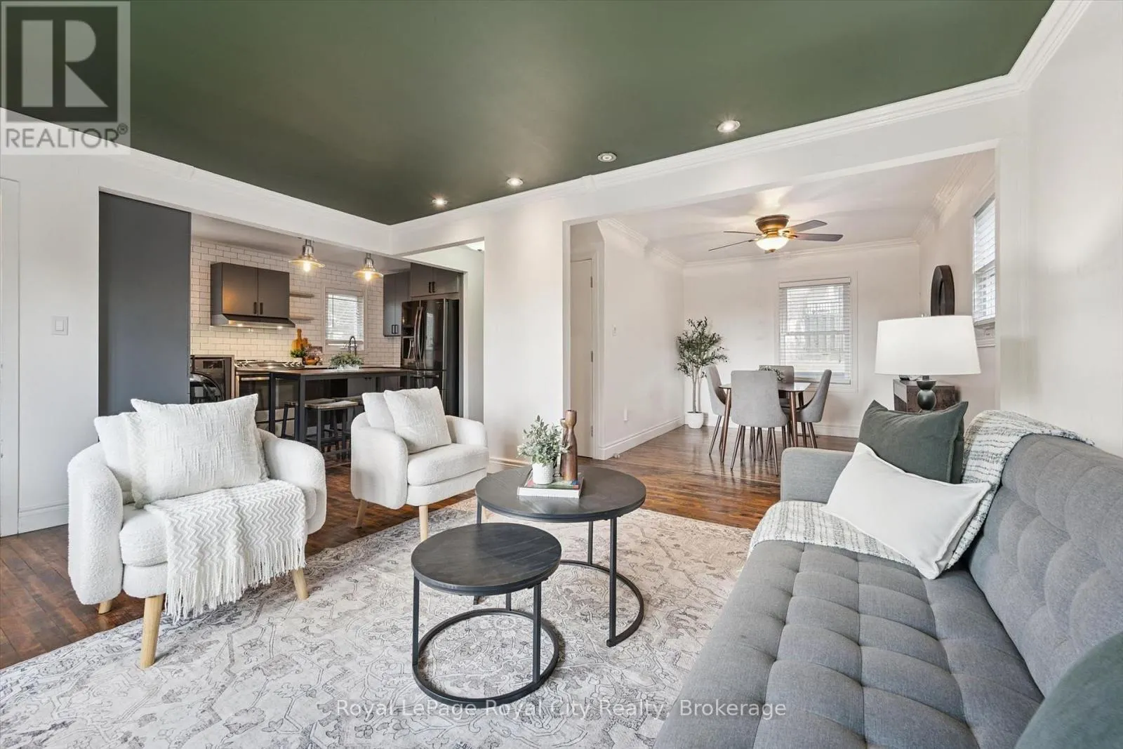 39 RIDGEWOOD AVENUE