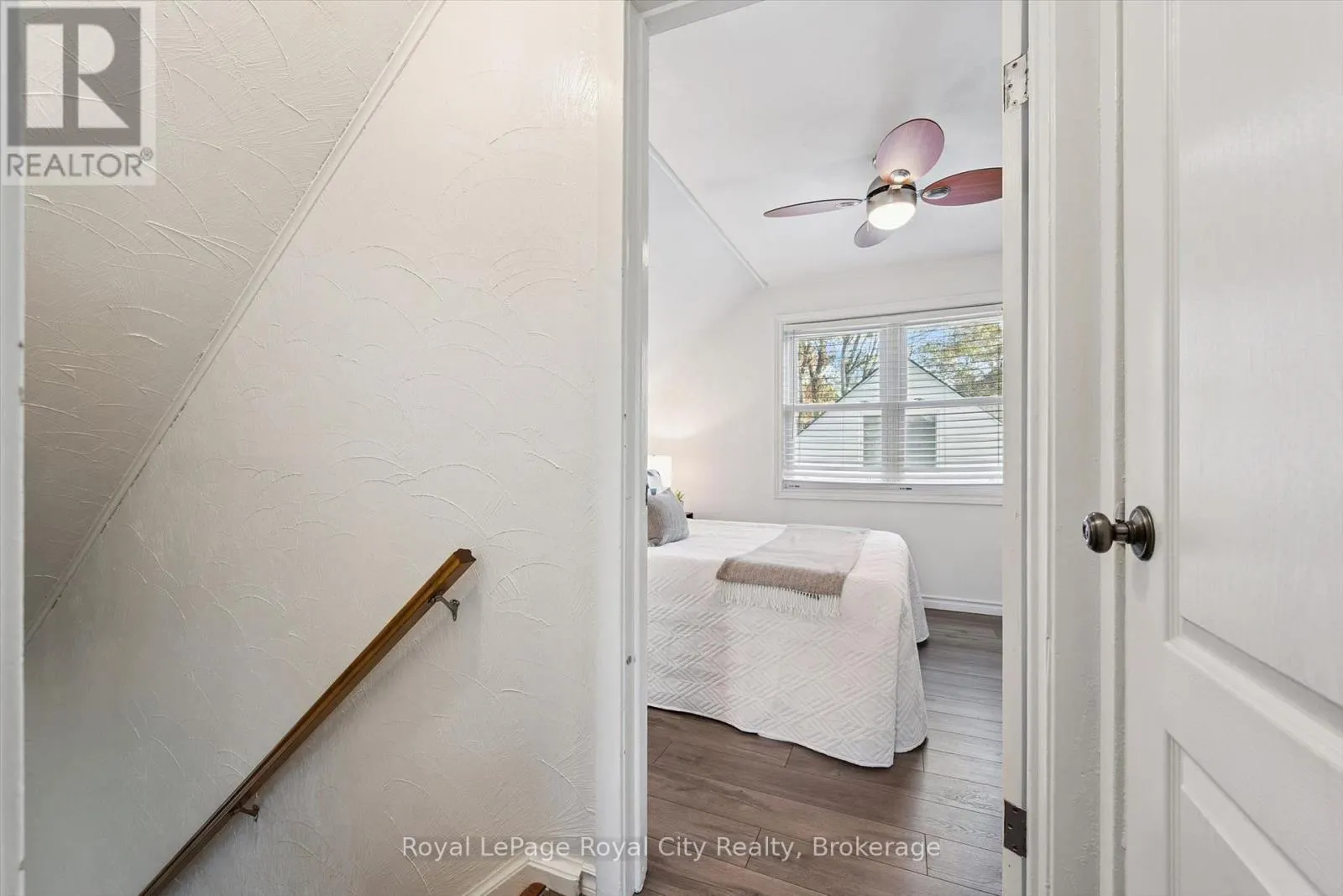 39 RIDGEWOOD AVENUE