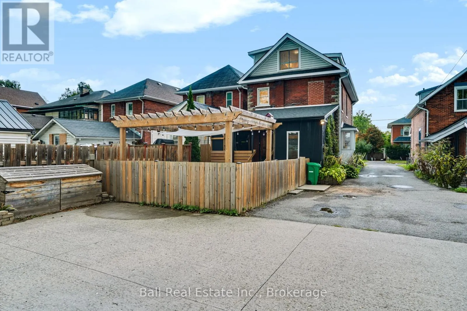 196 PERRY STREET
