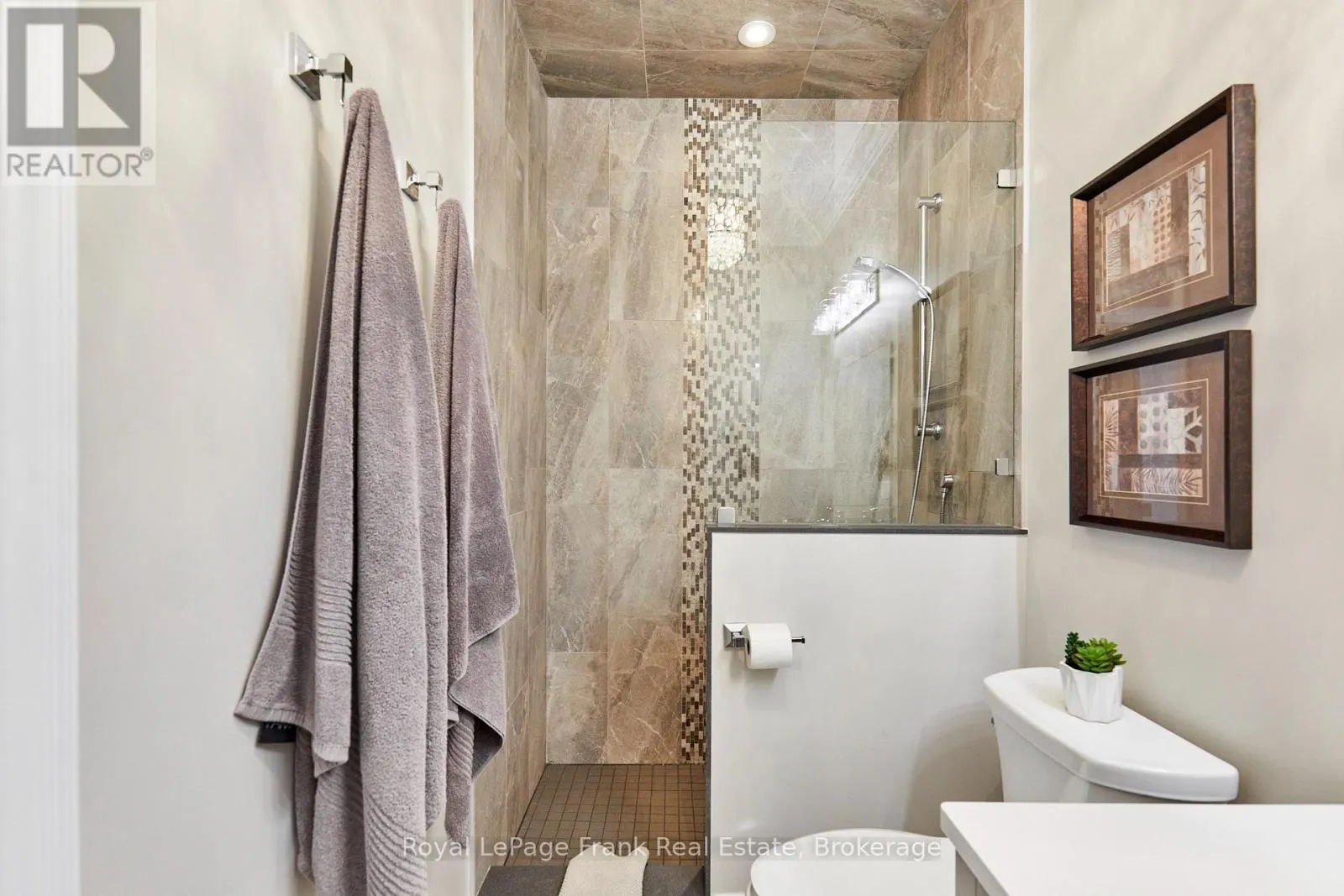 183 - 301 CARNEGIE AVENUE #183