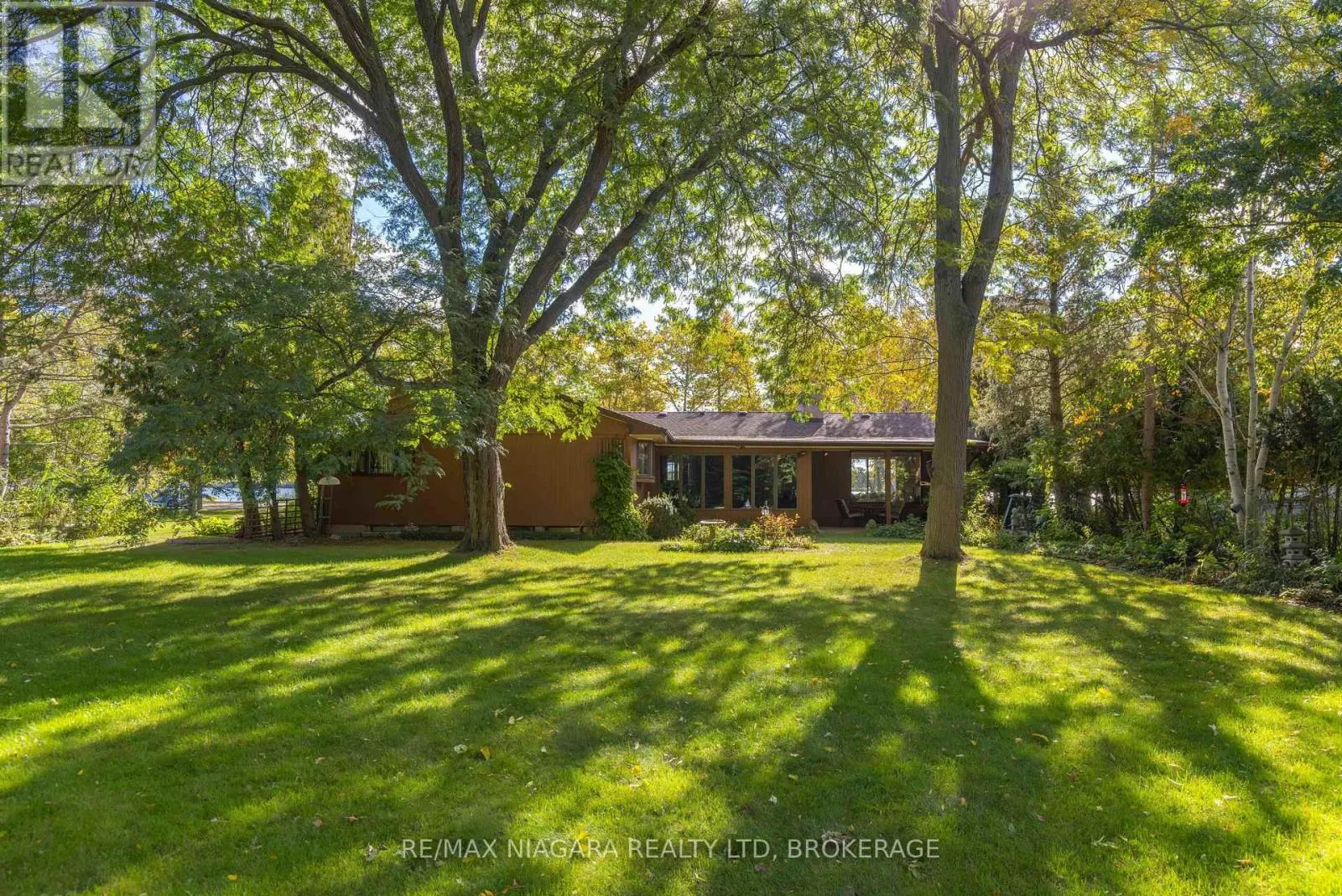 9985 NIAGARA RIVER PARKWAY