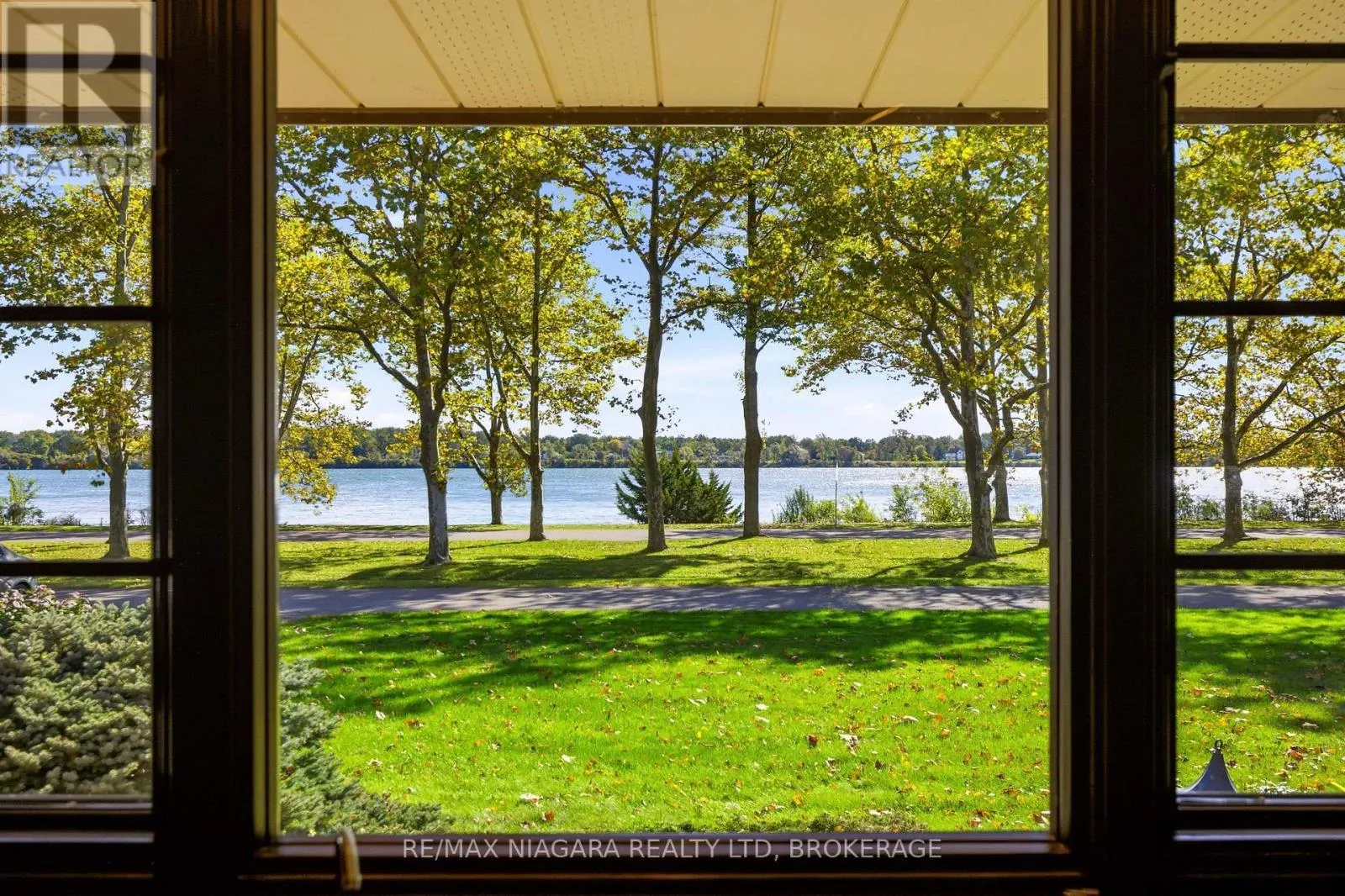 9985 NIAGARA RIVER PARKWAY