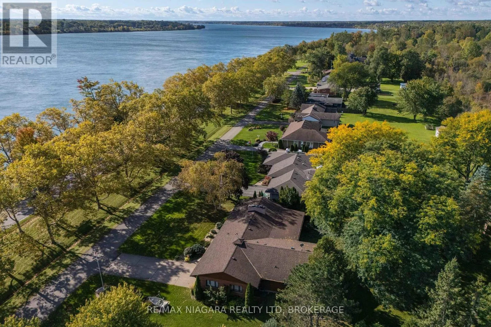9985 NIAGARA RIVER PARKWAY