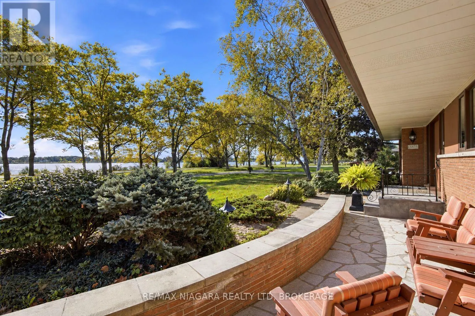 9985 NIAGARA RIVER PARKWAY
