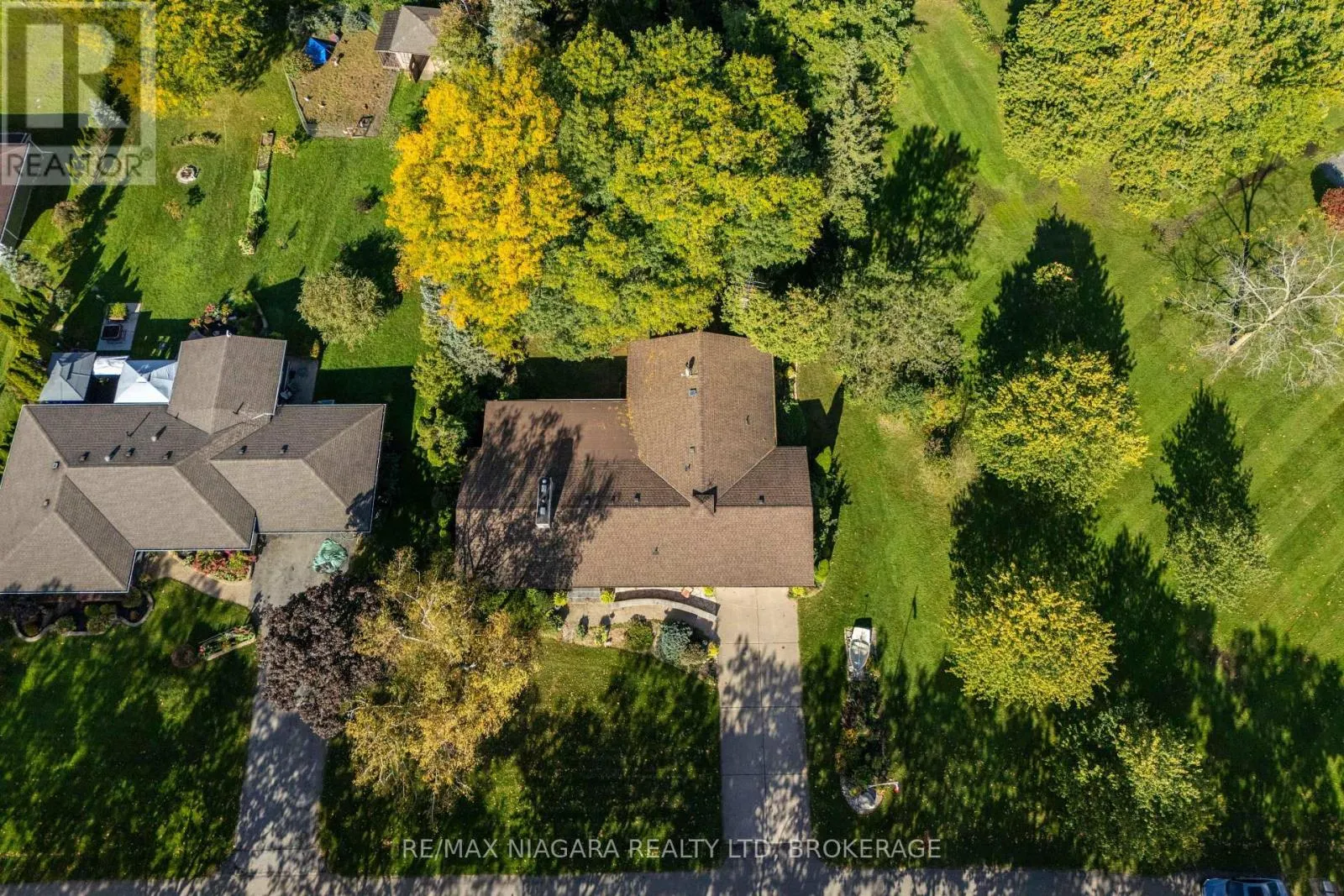 9985 NIAGARA RIVER PARKWAY