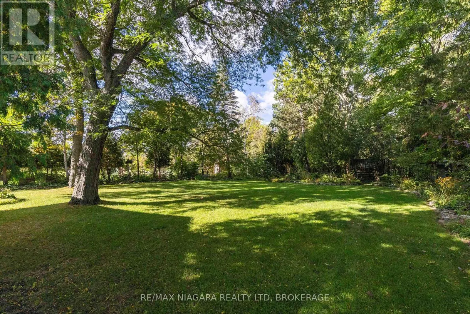 9985 NIAGARA RIVER PARKWAY