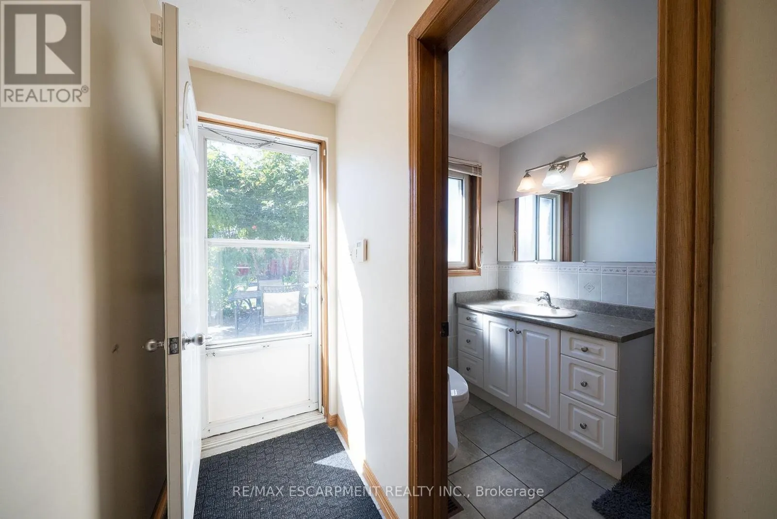 32 AVONDALE CRESCENT
