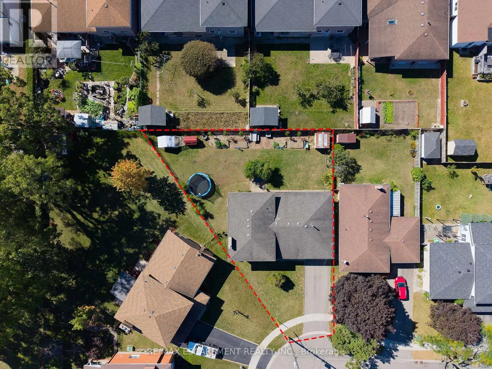 32 AVONDALE CRESCENT