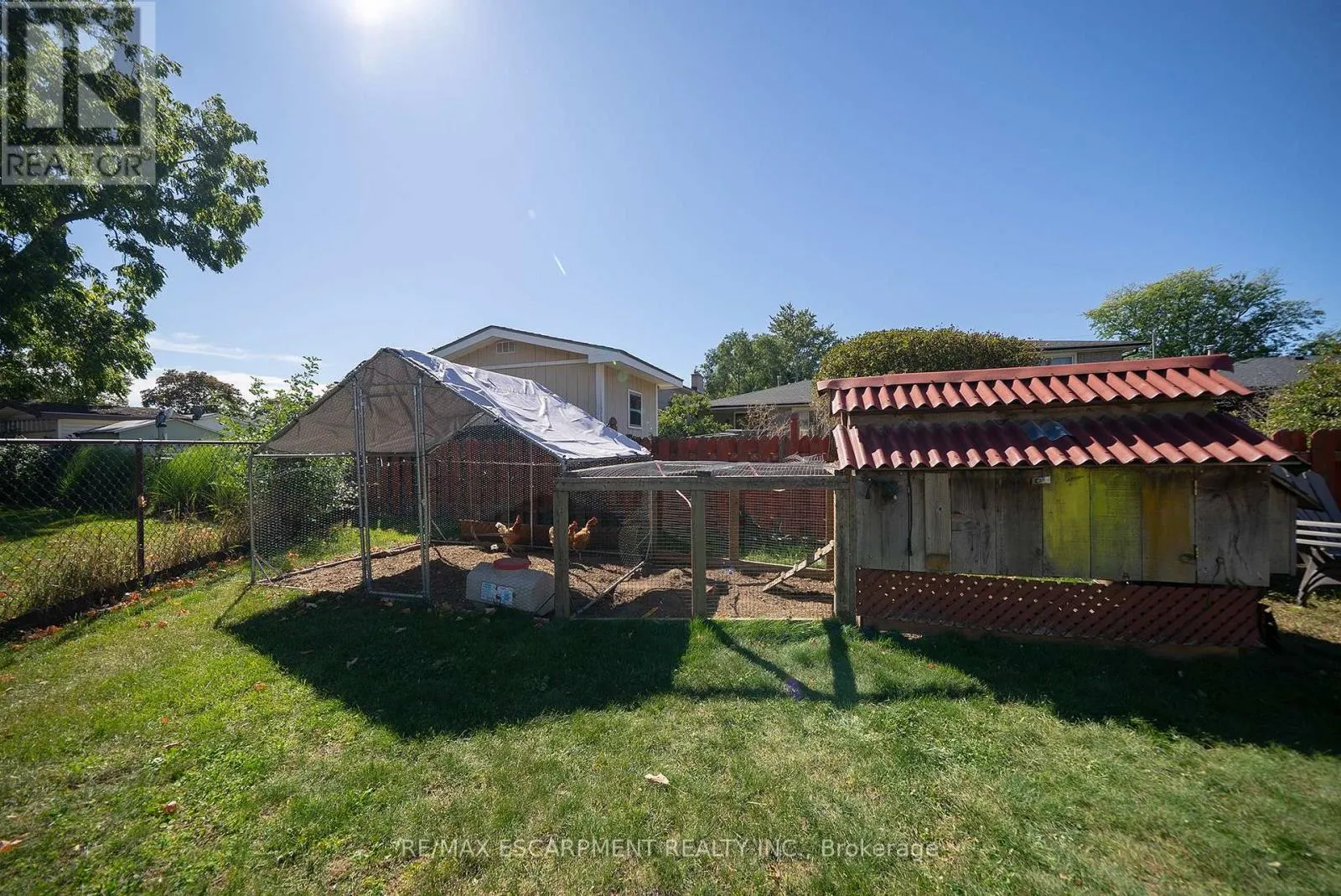 32 AVONDALE CRESCENT