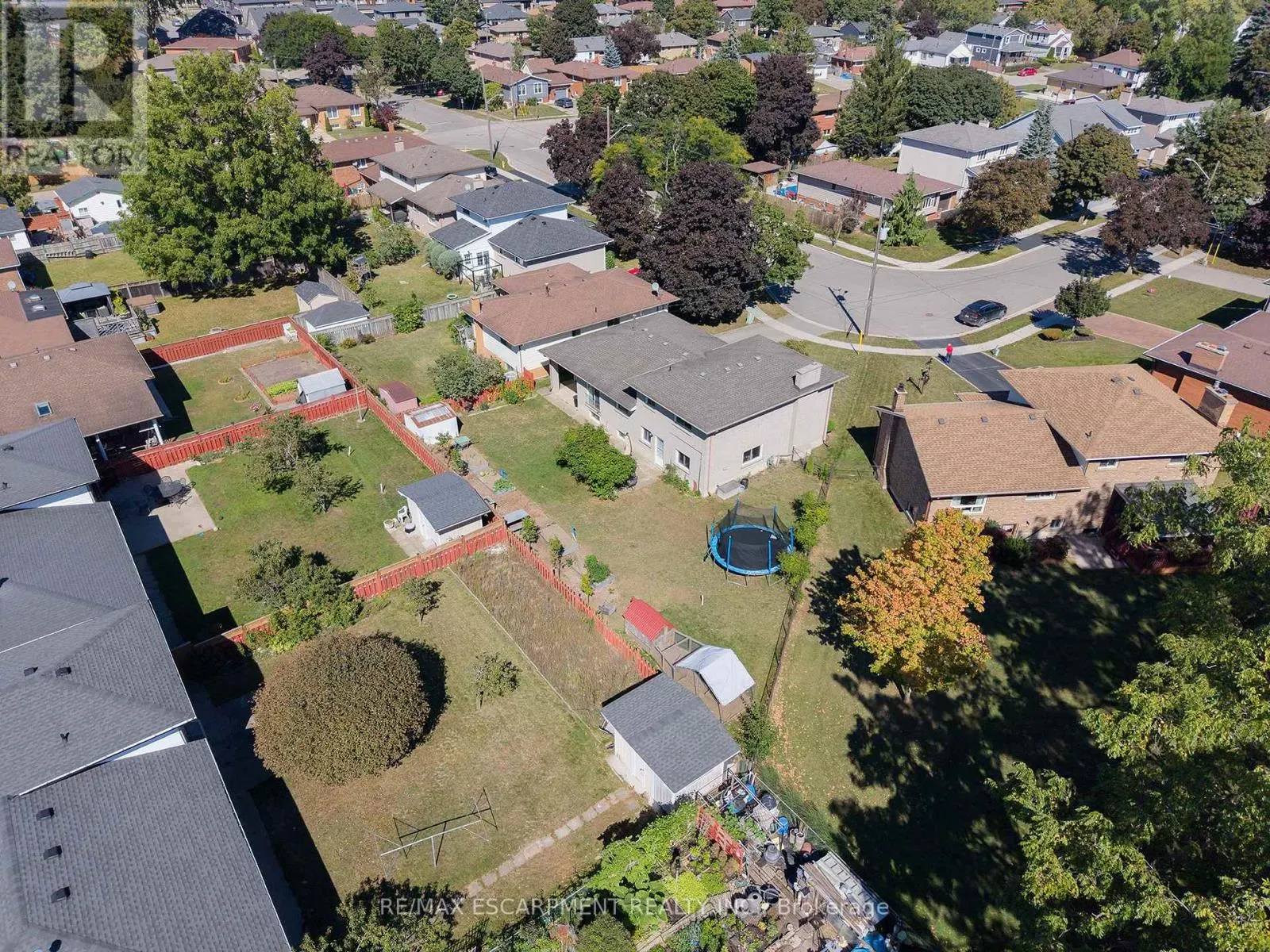32 AVONDALE CRESCENT