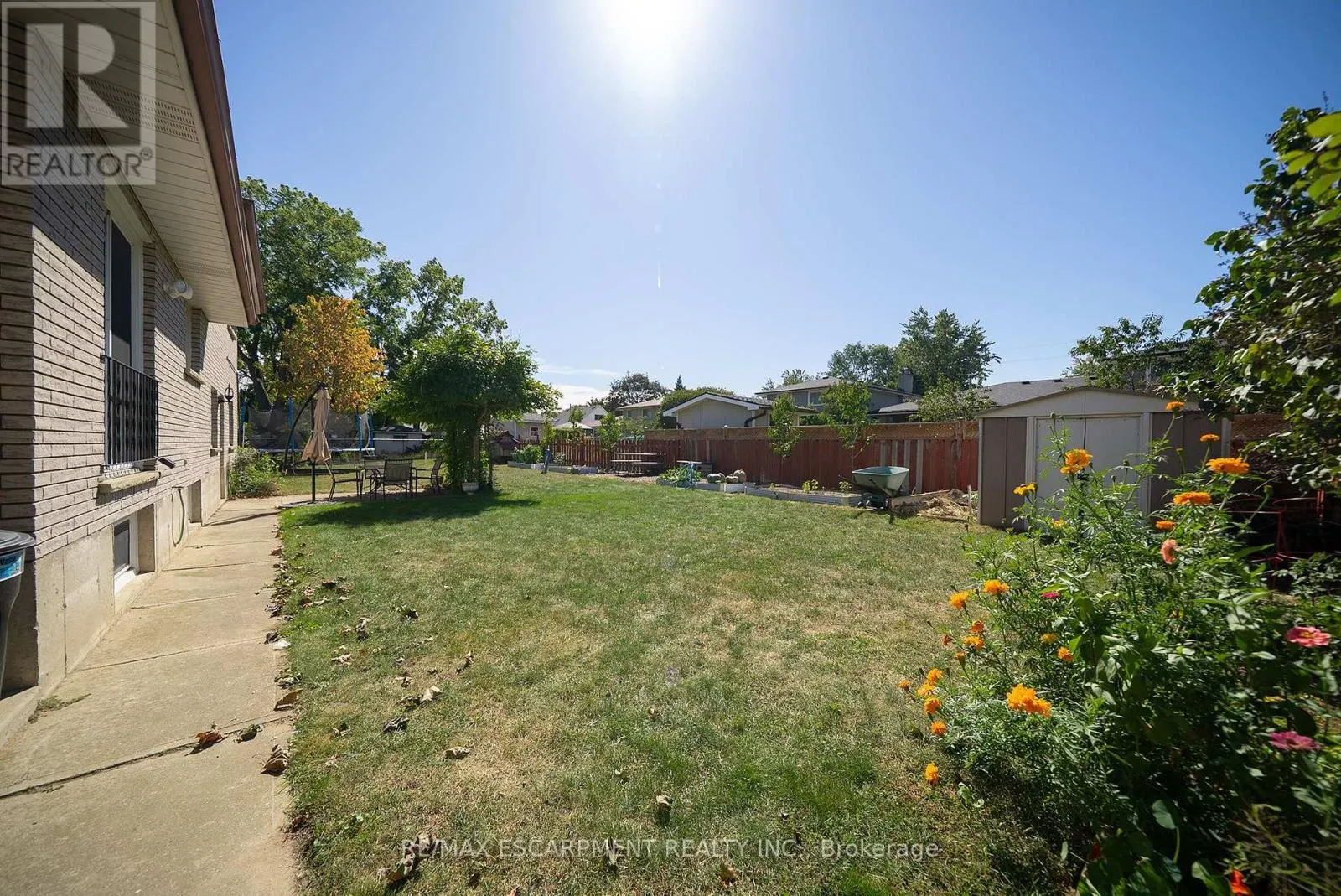 32 AVONDALE CRESCENT