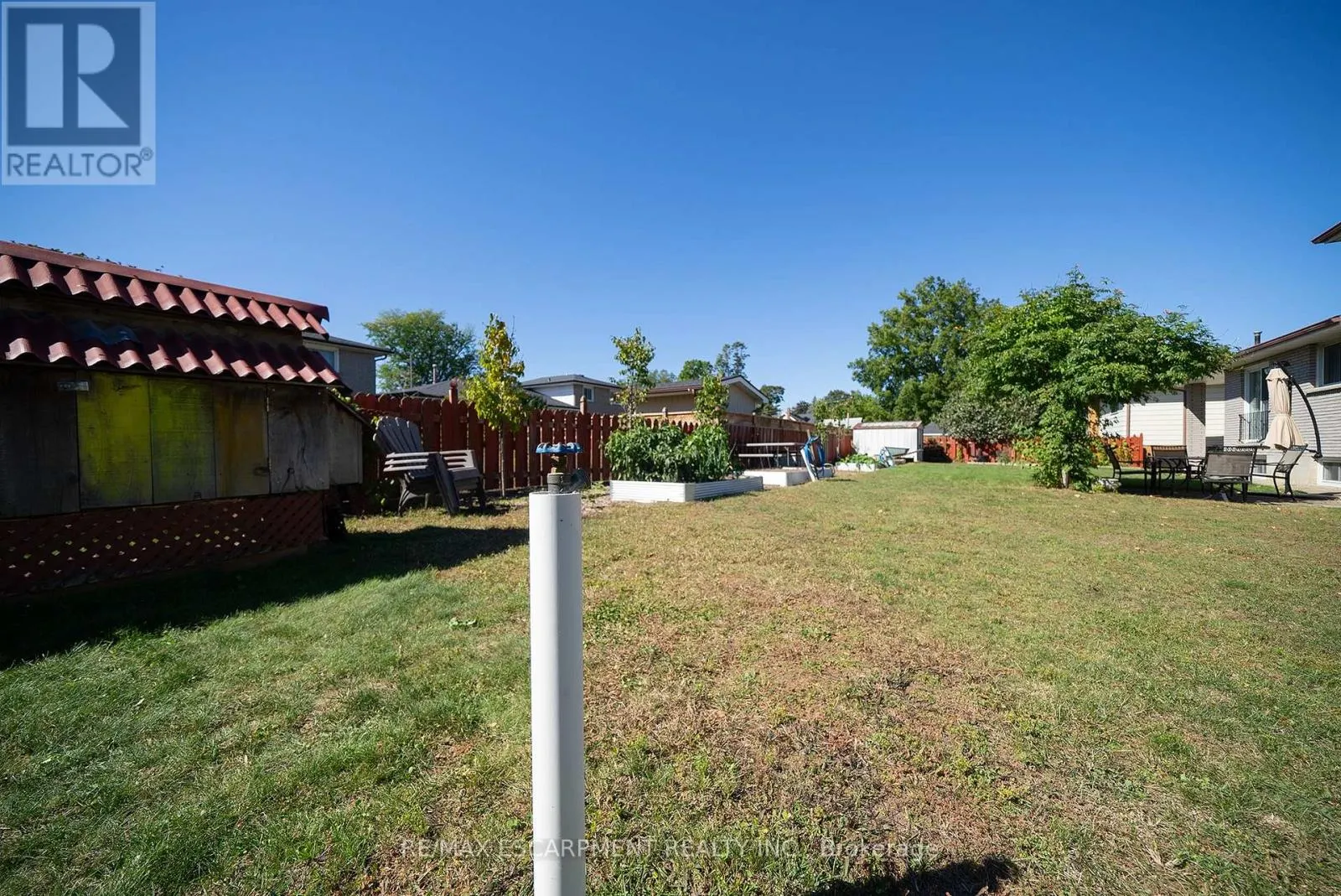 32 AVONDALE CRESCENT