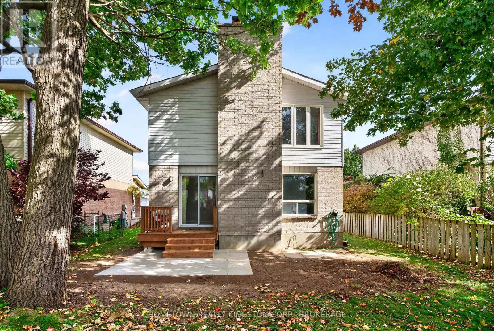 1096 WILLOWOOD DRIVE