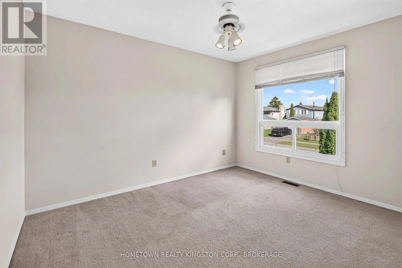 1096 WILLOWOOD DRIVE