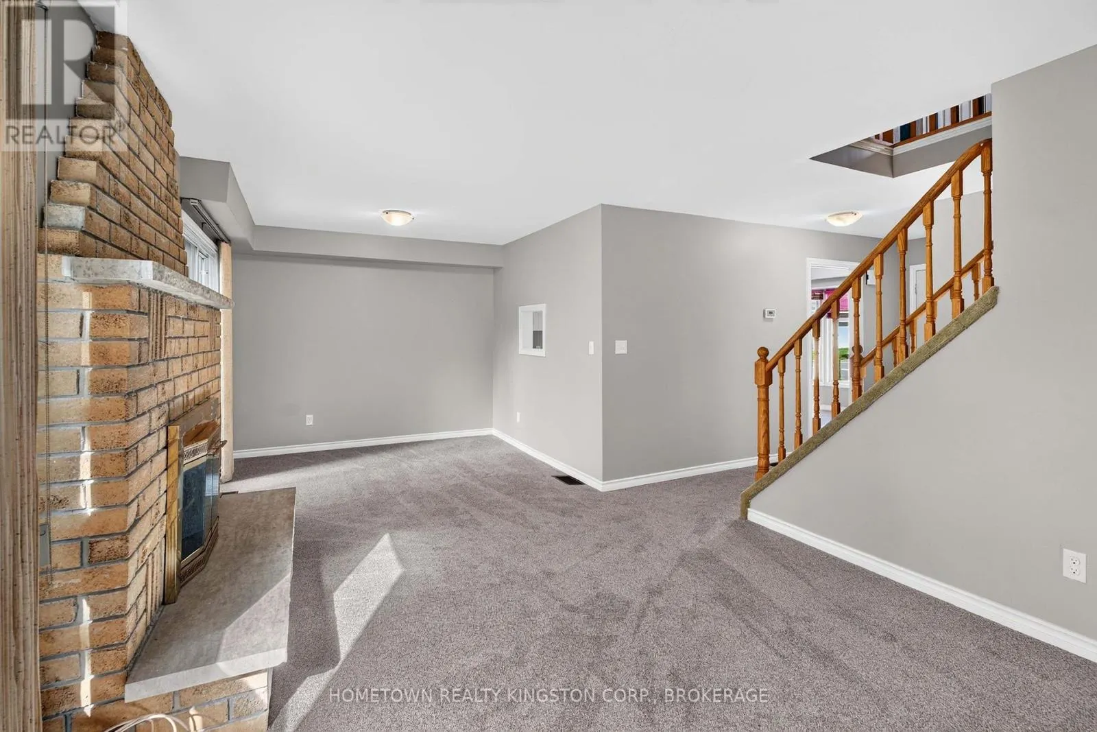 1096 WILLOWOOD DRIVE