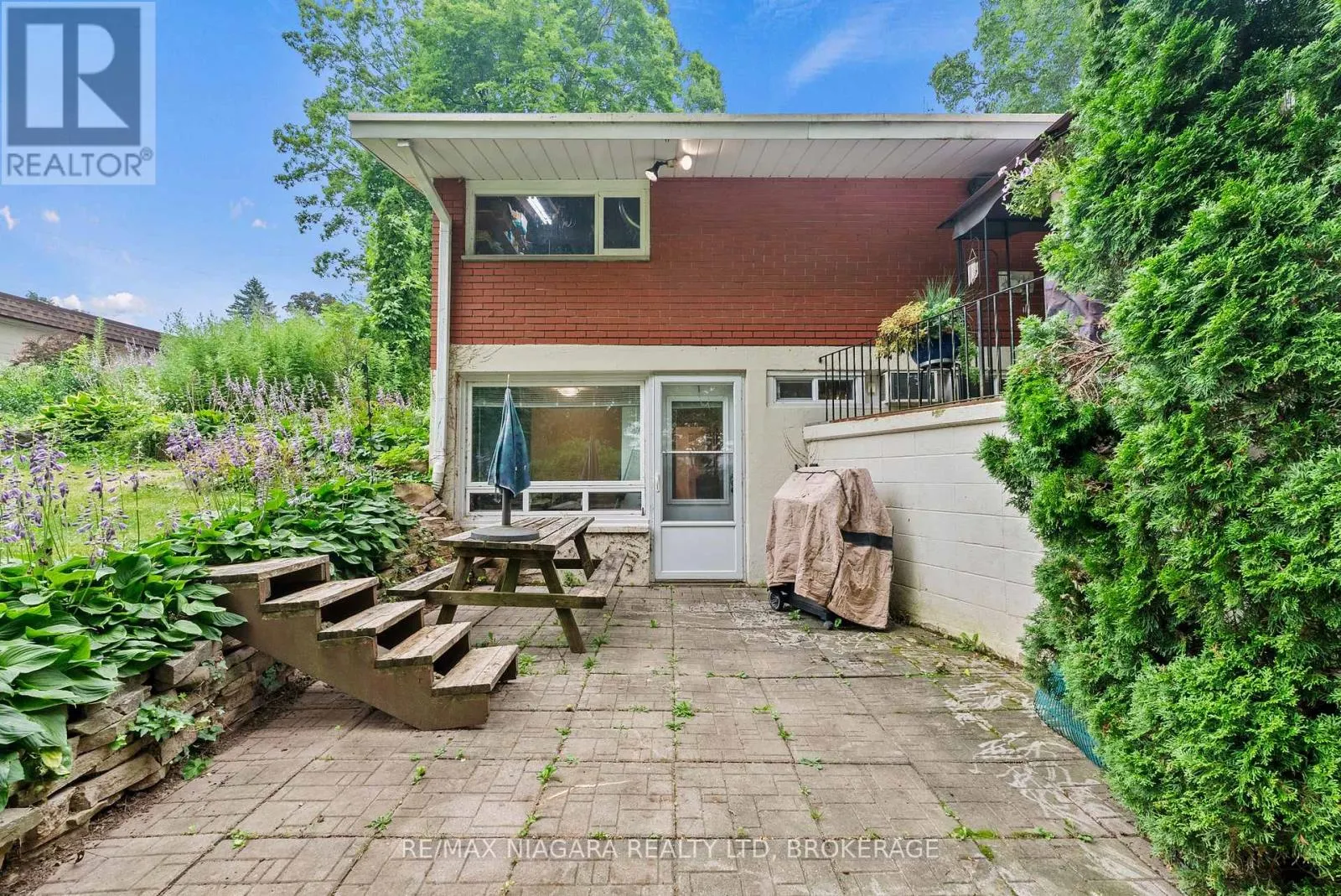 46 MELROSE DRIVE