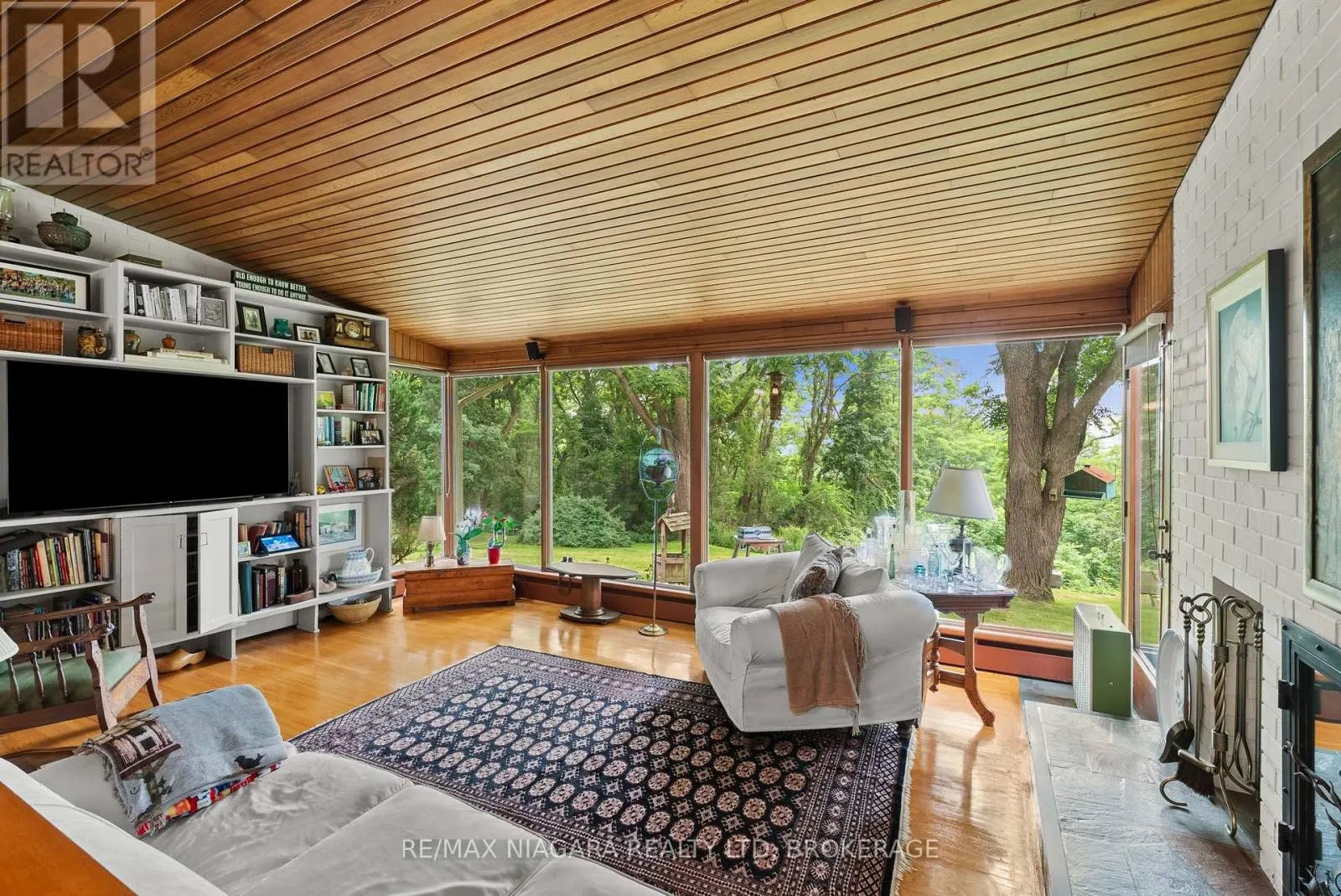 46 MELROSE DRIVE