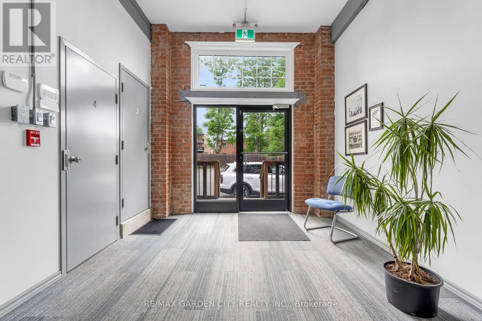 4 LOWER - 16 MYRTLE AVENUE