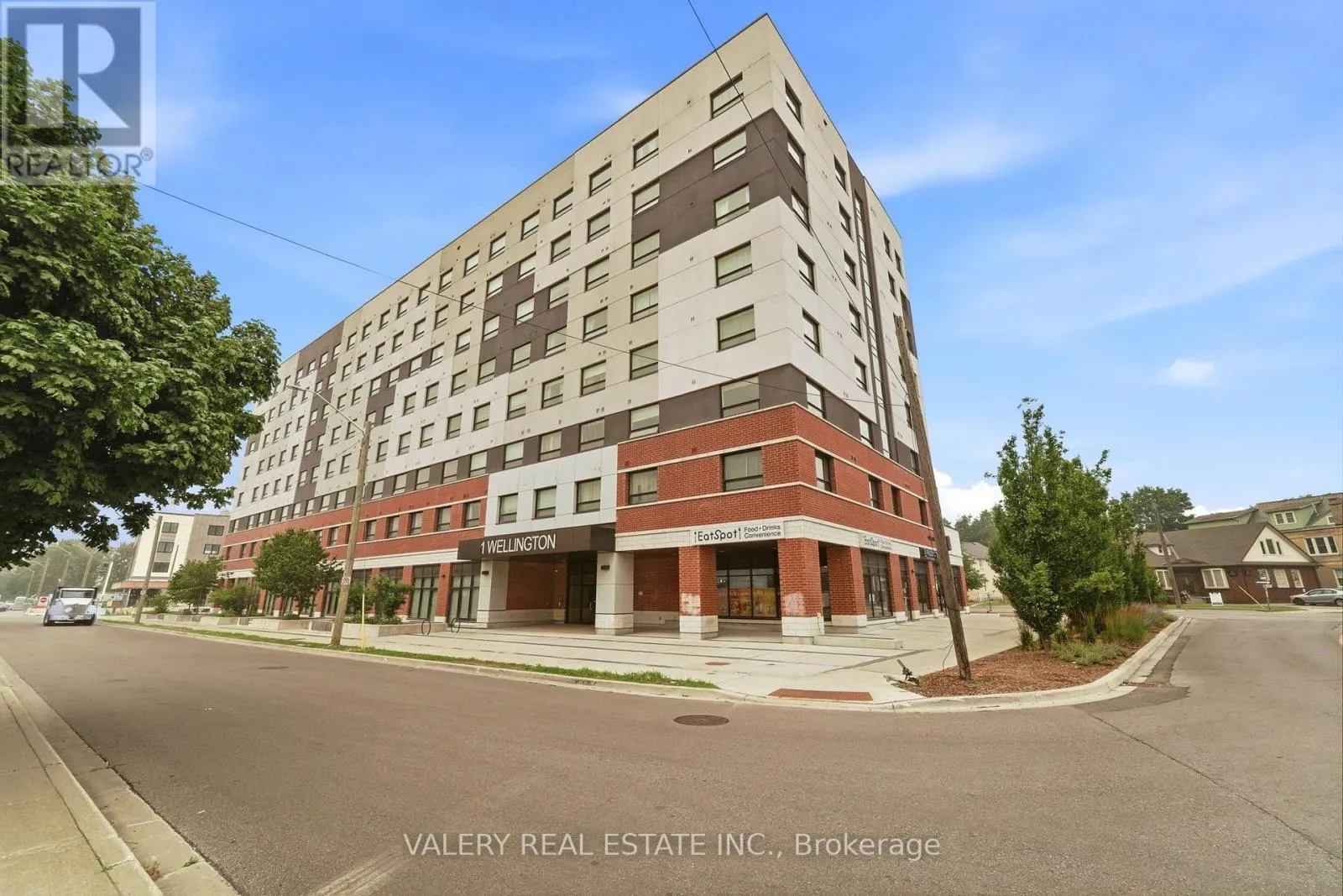 717 - 1 WELLINGTON STREET