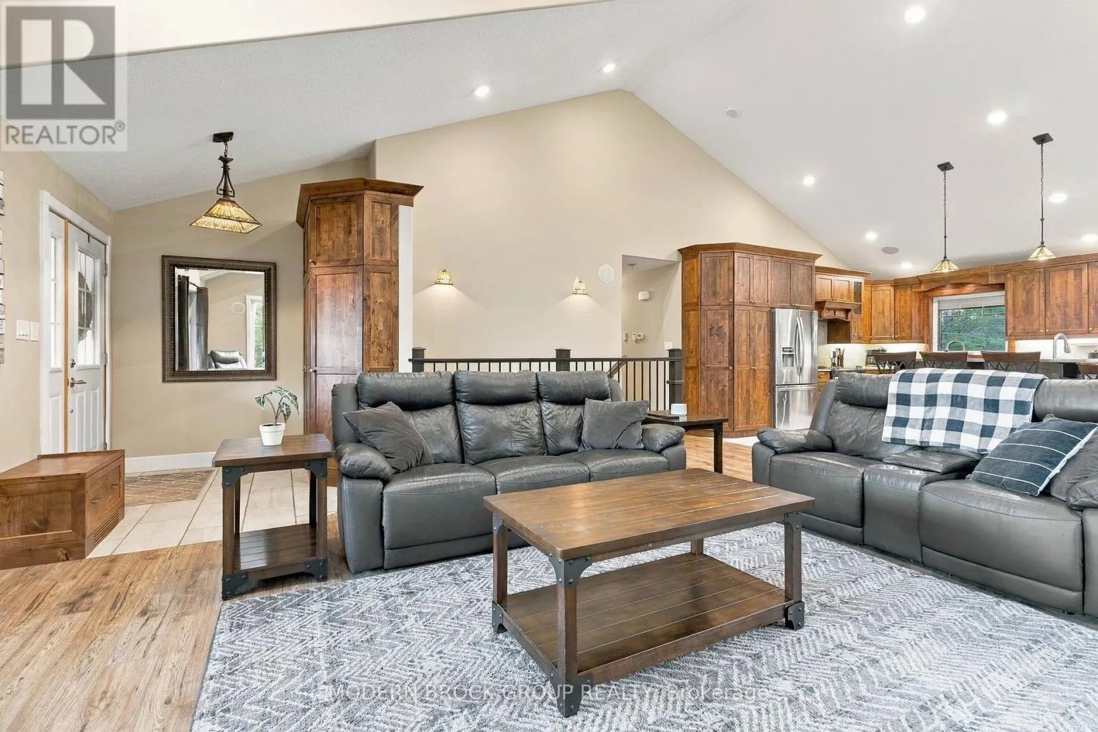 204 COUNTY RD 5 ROAD