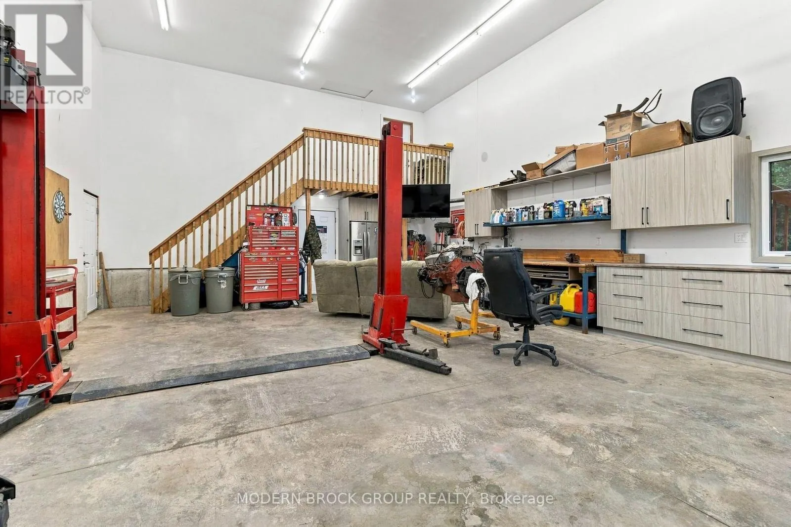 204 COUNTY RD 5 ROAD