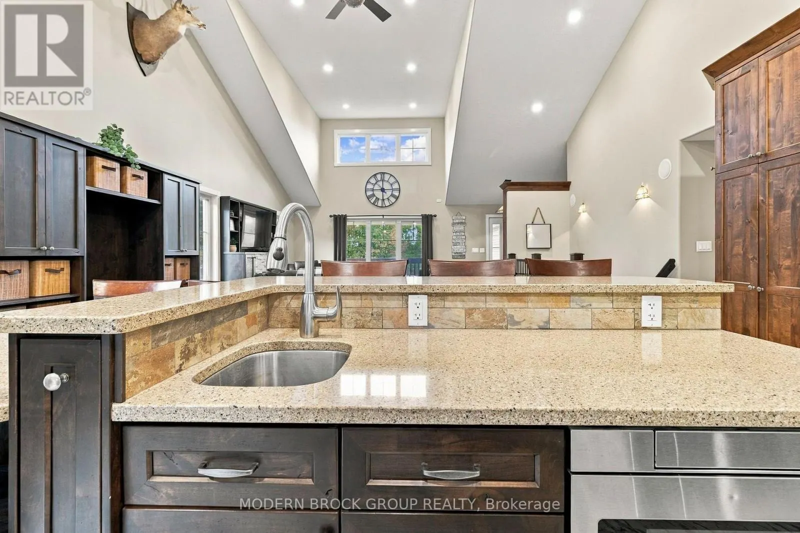 204 COUNTY RD 5 ROAD