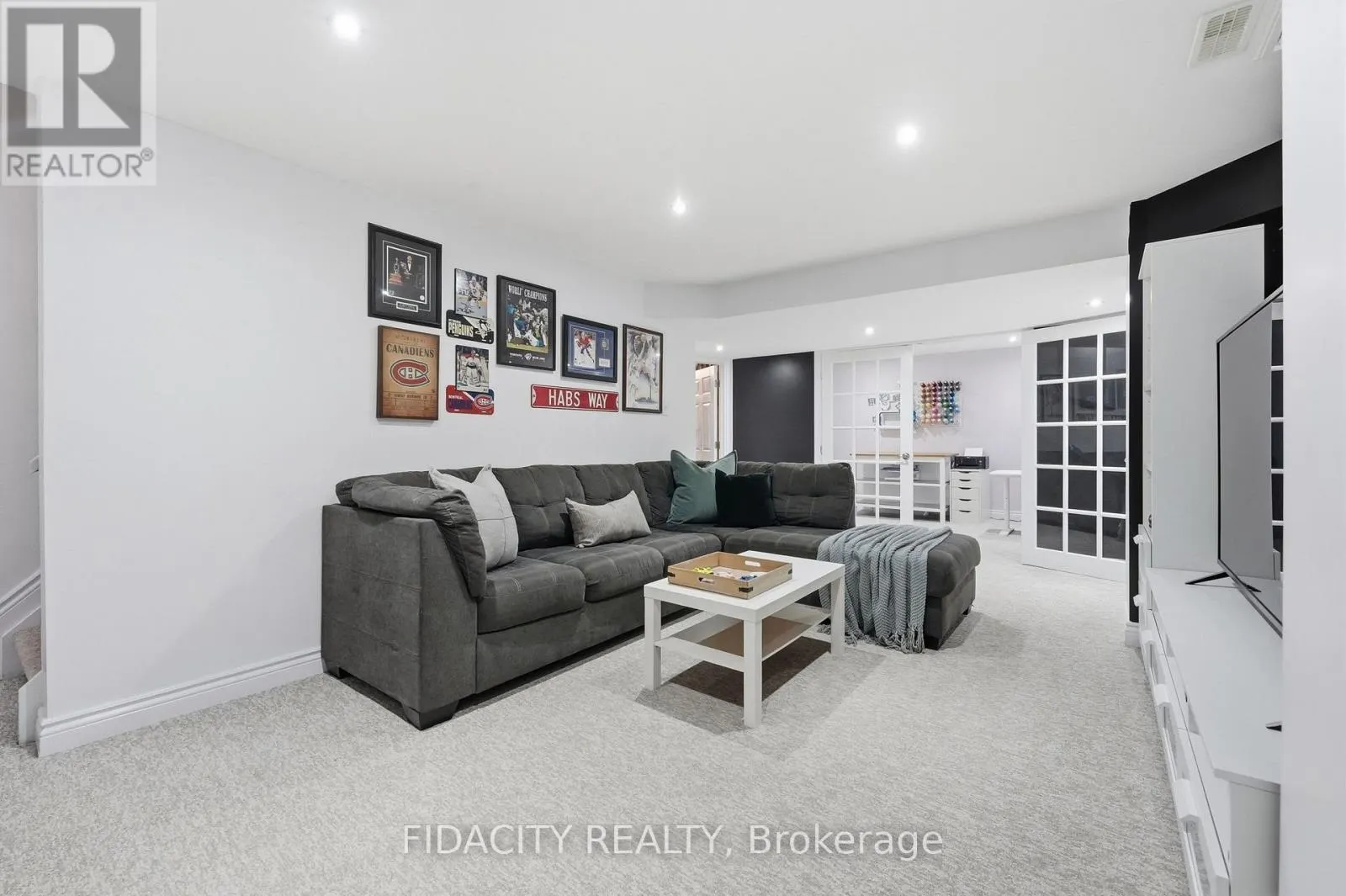 206 MISTRAL WAY
