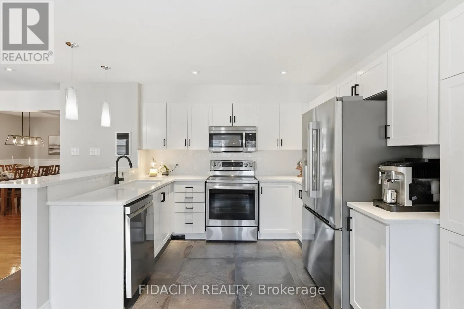 206 MISTRAL WAY