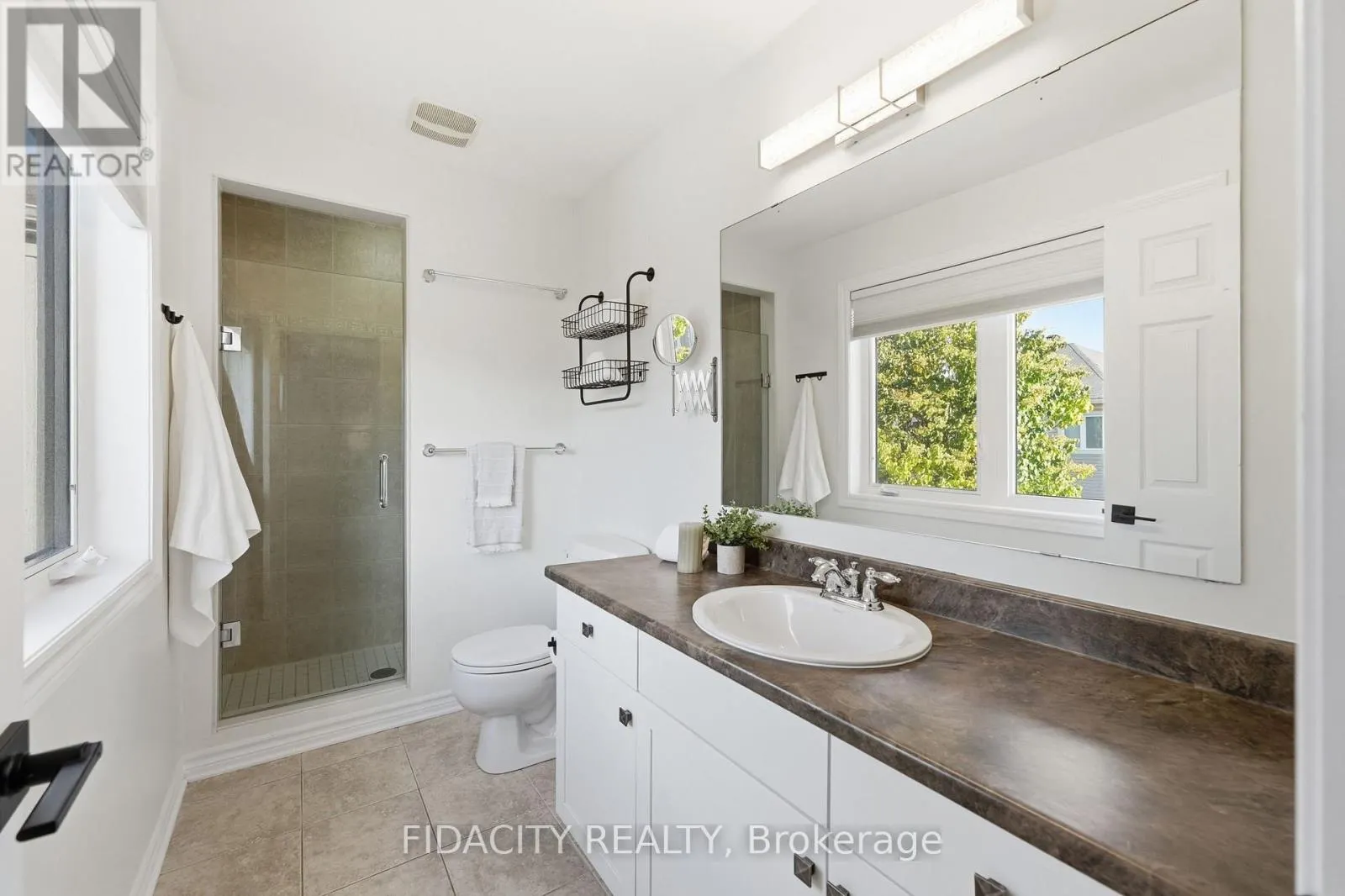 206 MISTRAL WAY