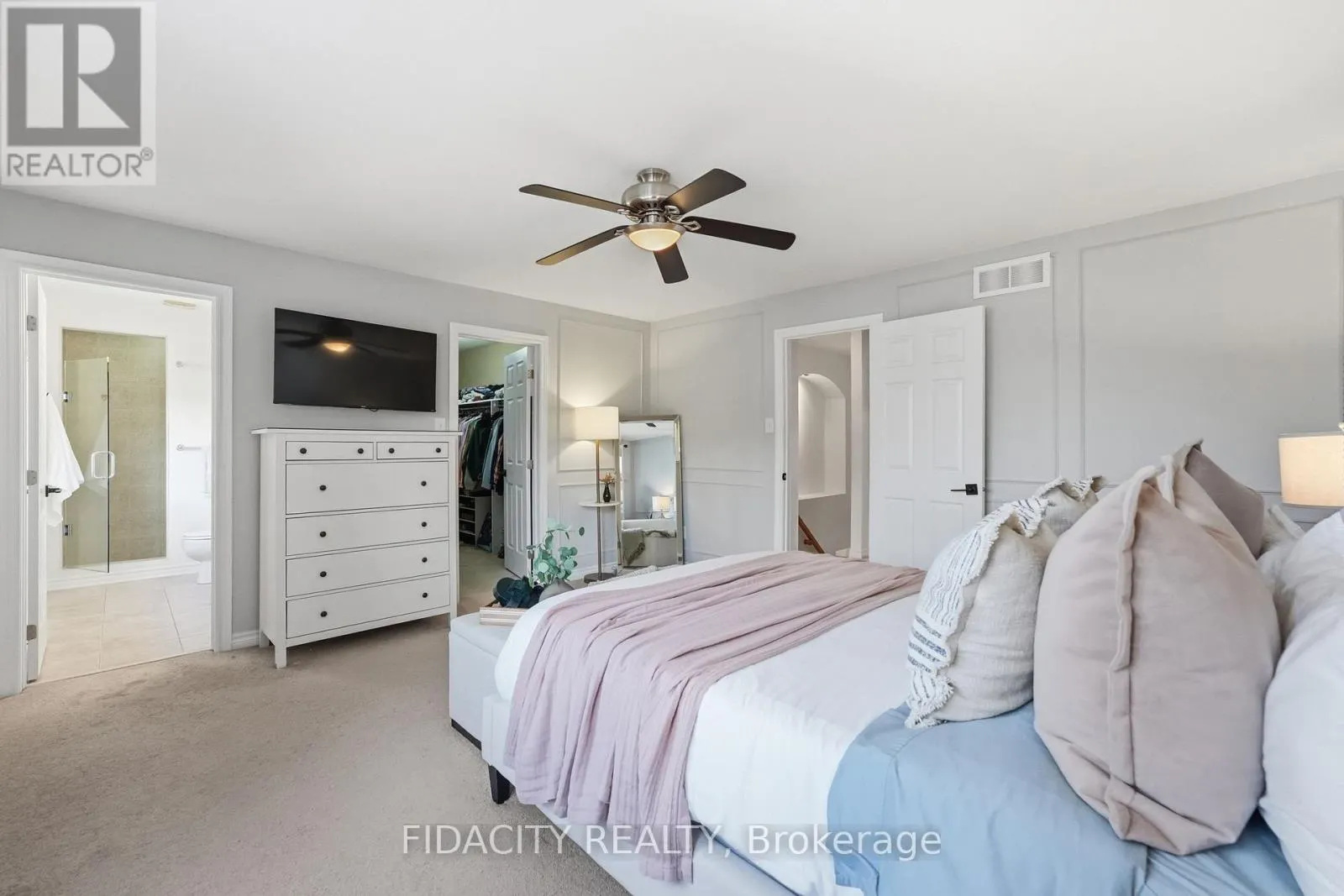206 MISTRAL WAY