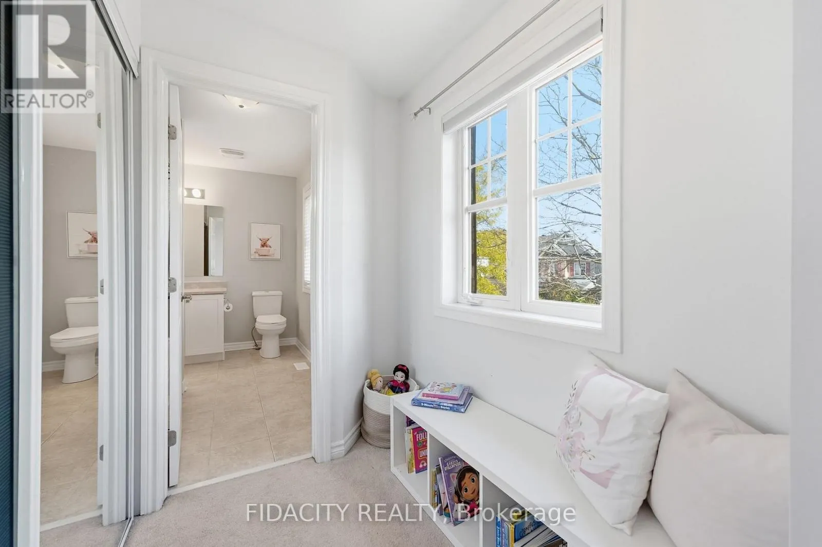206 MISTRAL WAY