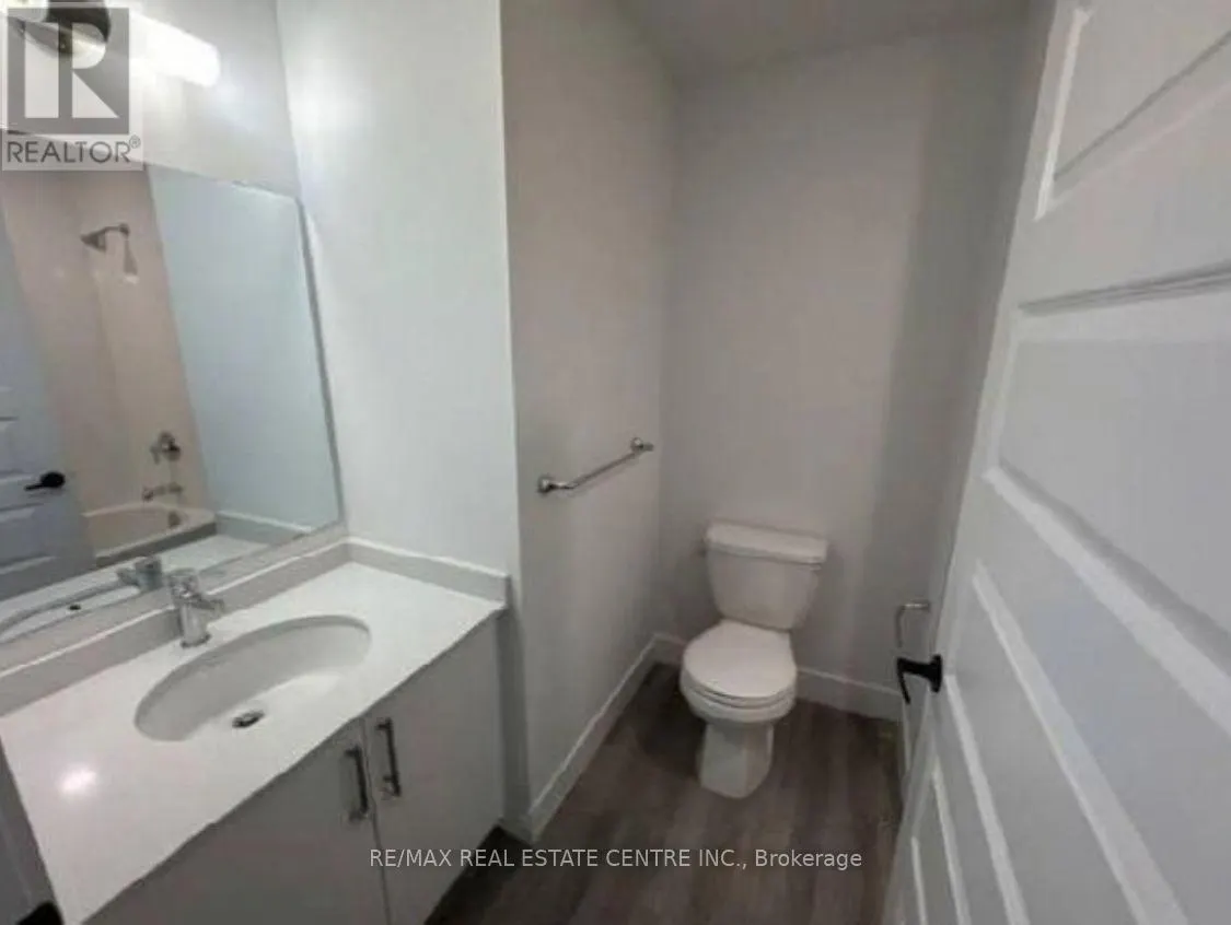 312 - 1000 LACKNER PLACE