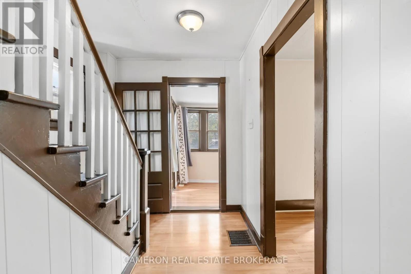10 PINE LANE