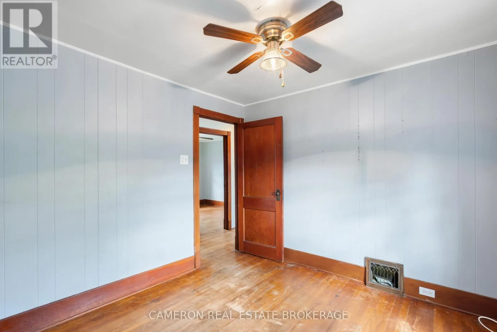 10 PINE LANE