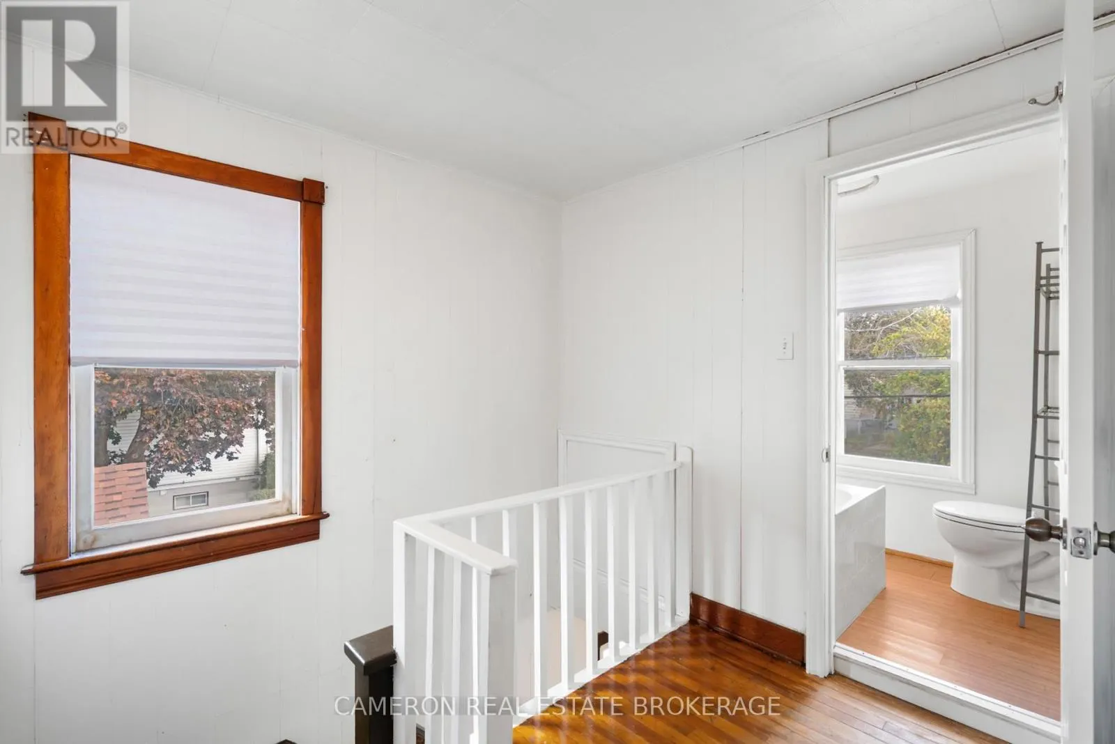 10 PINE LANE