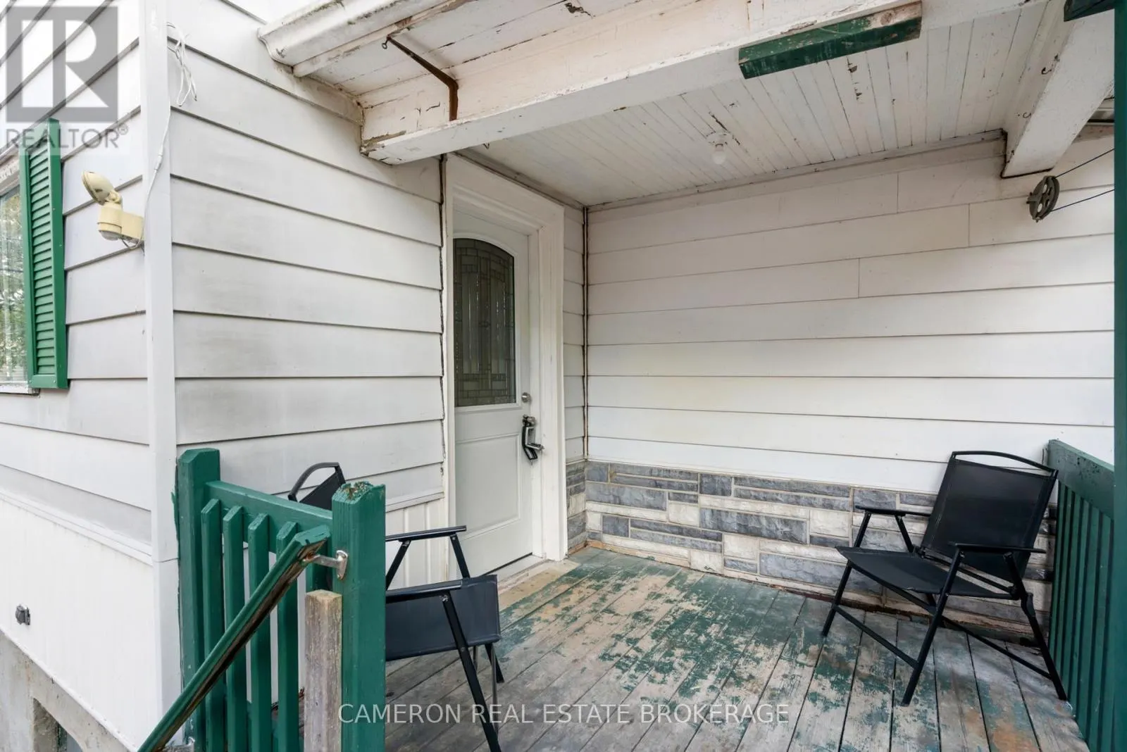 10 PINE LANE