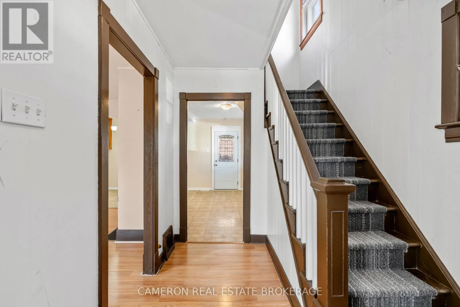 10 PINE LANE