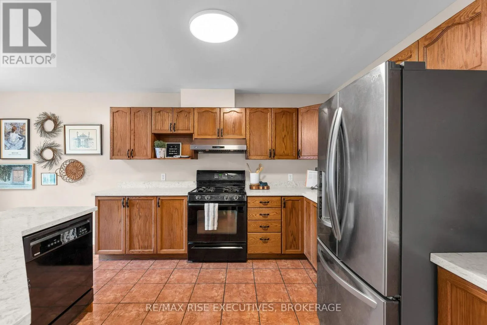 370 COOKE CRESCENT