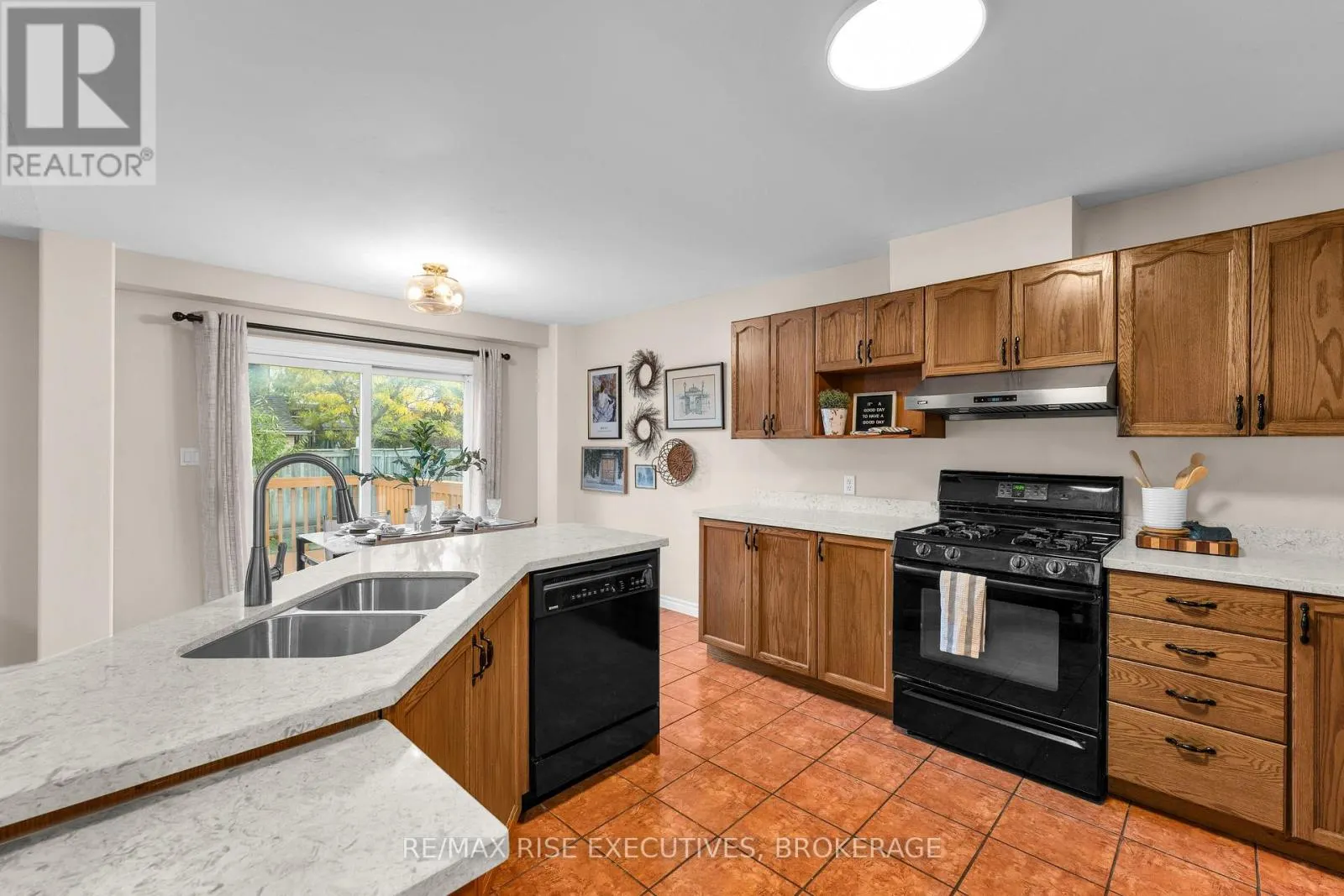 370 COOKE CRESCENT