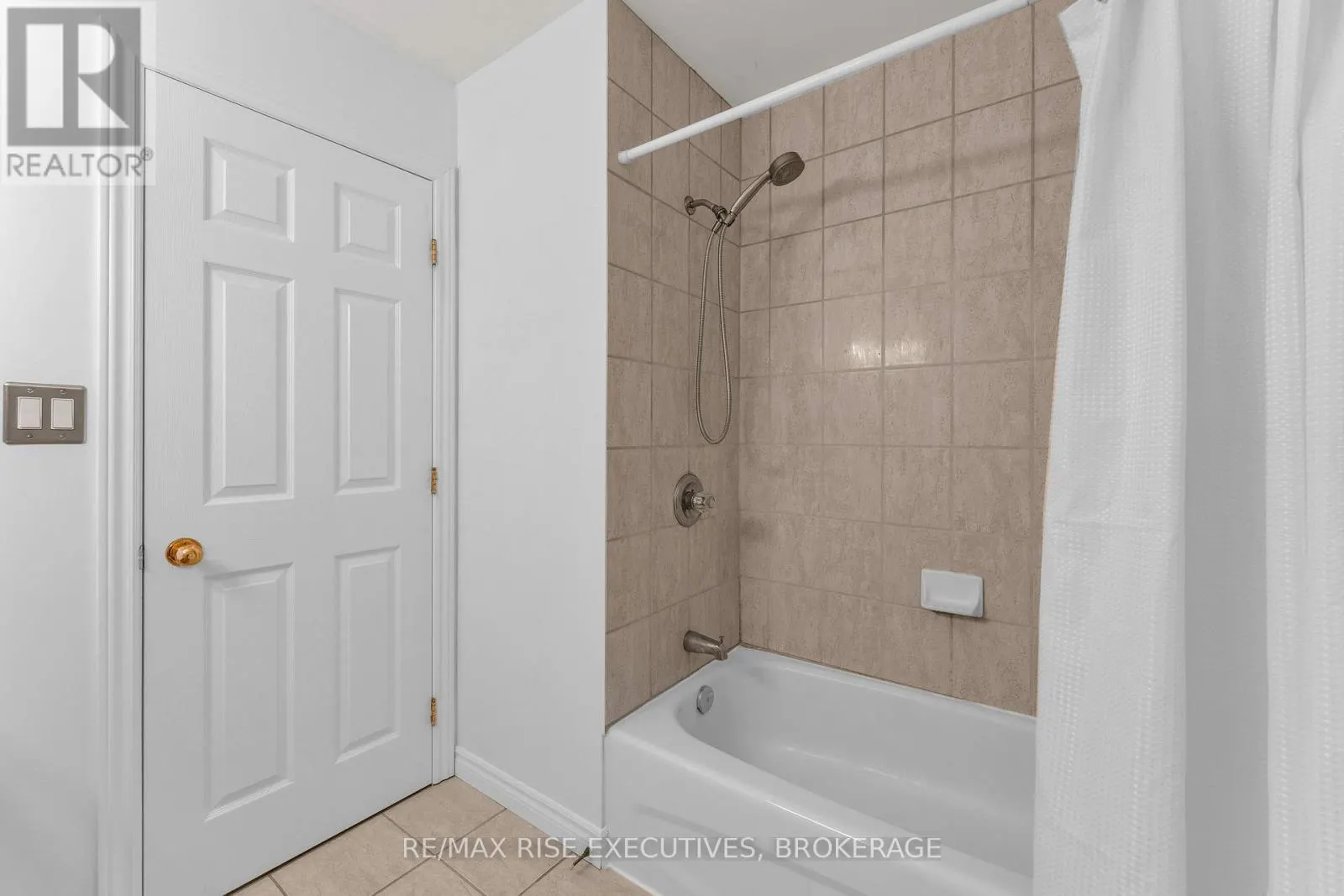 370 COOKE CRESCENT