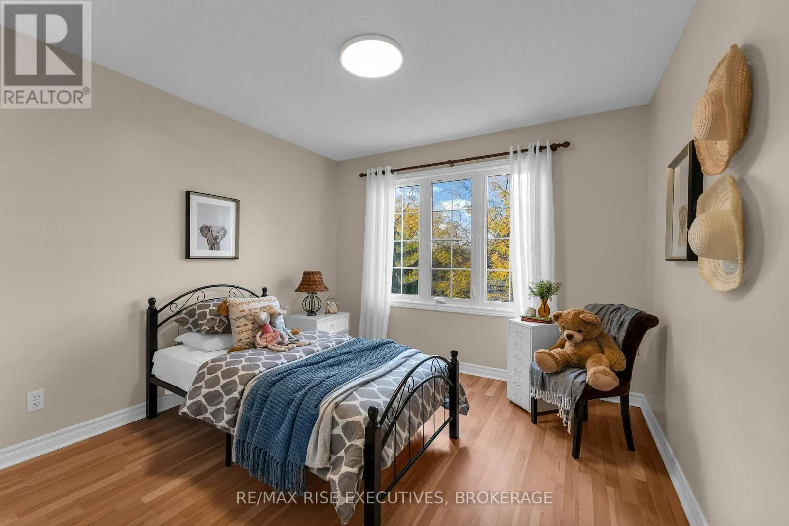 370 COOKE CRESCENT