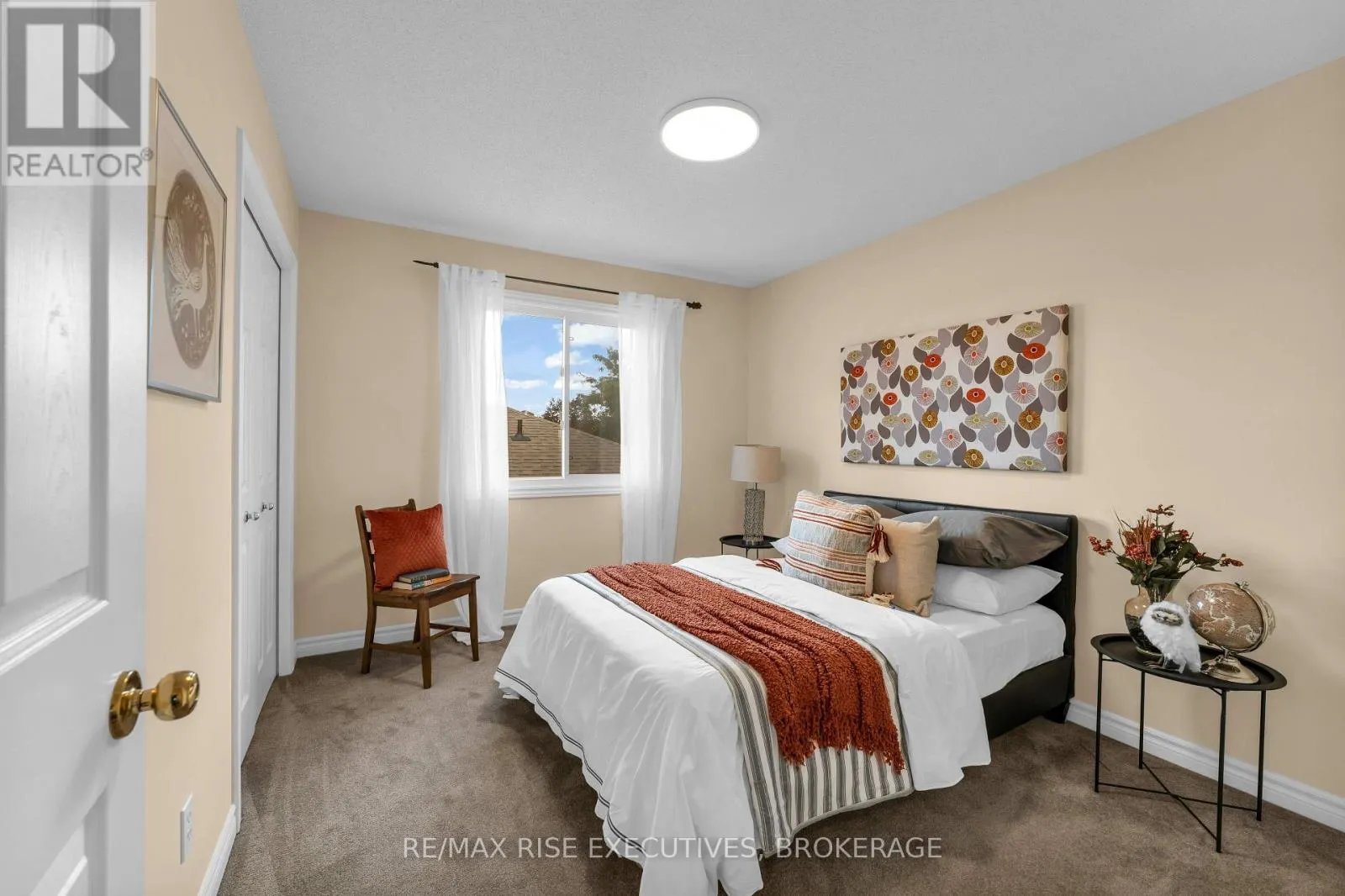 370 COOKE CRESCENT