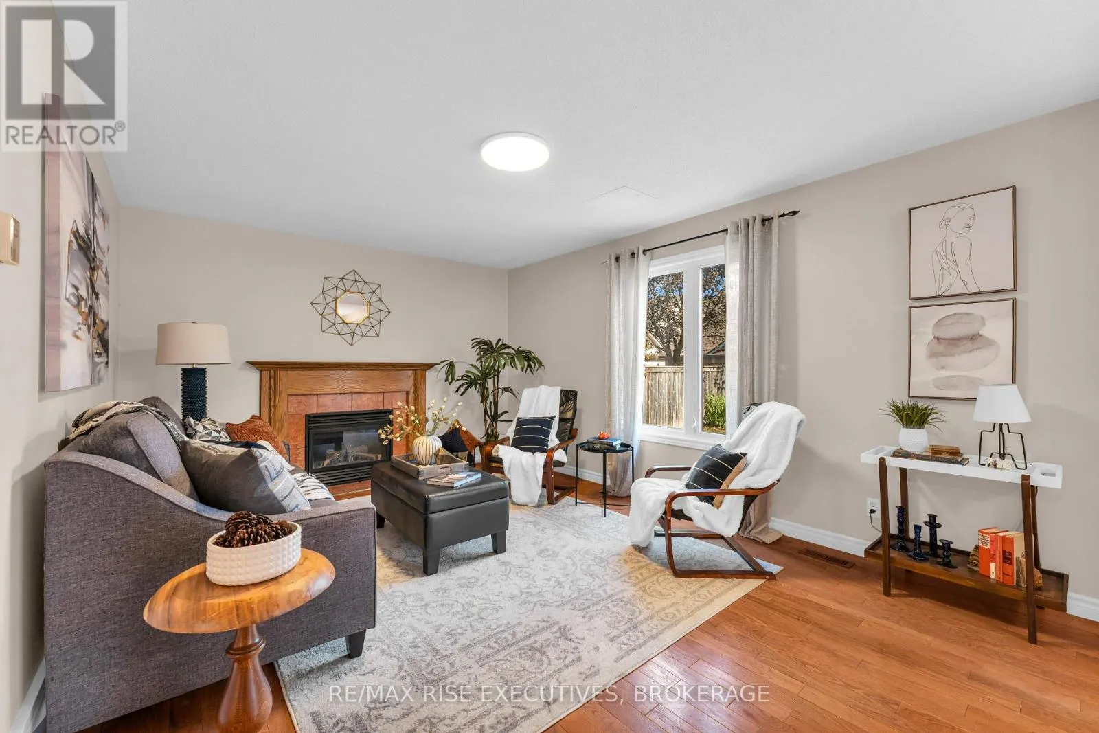 370 COOKE CRESCENT