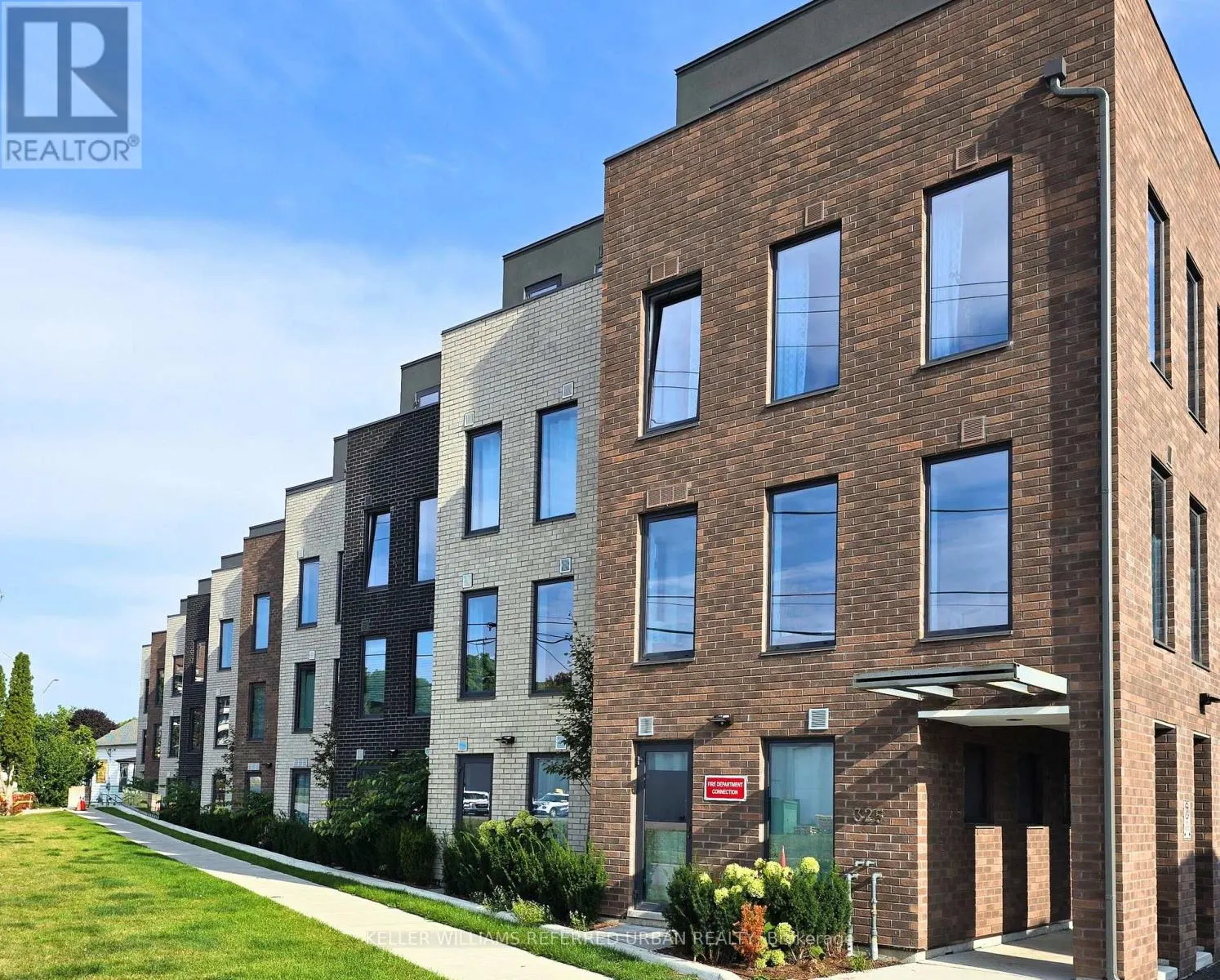 316 - 325 UNIVERSITY AVENUE W