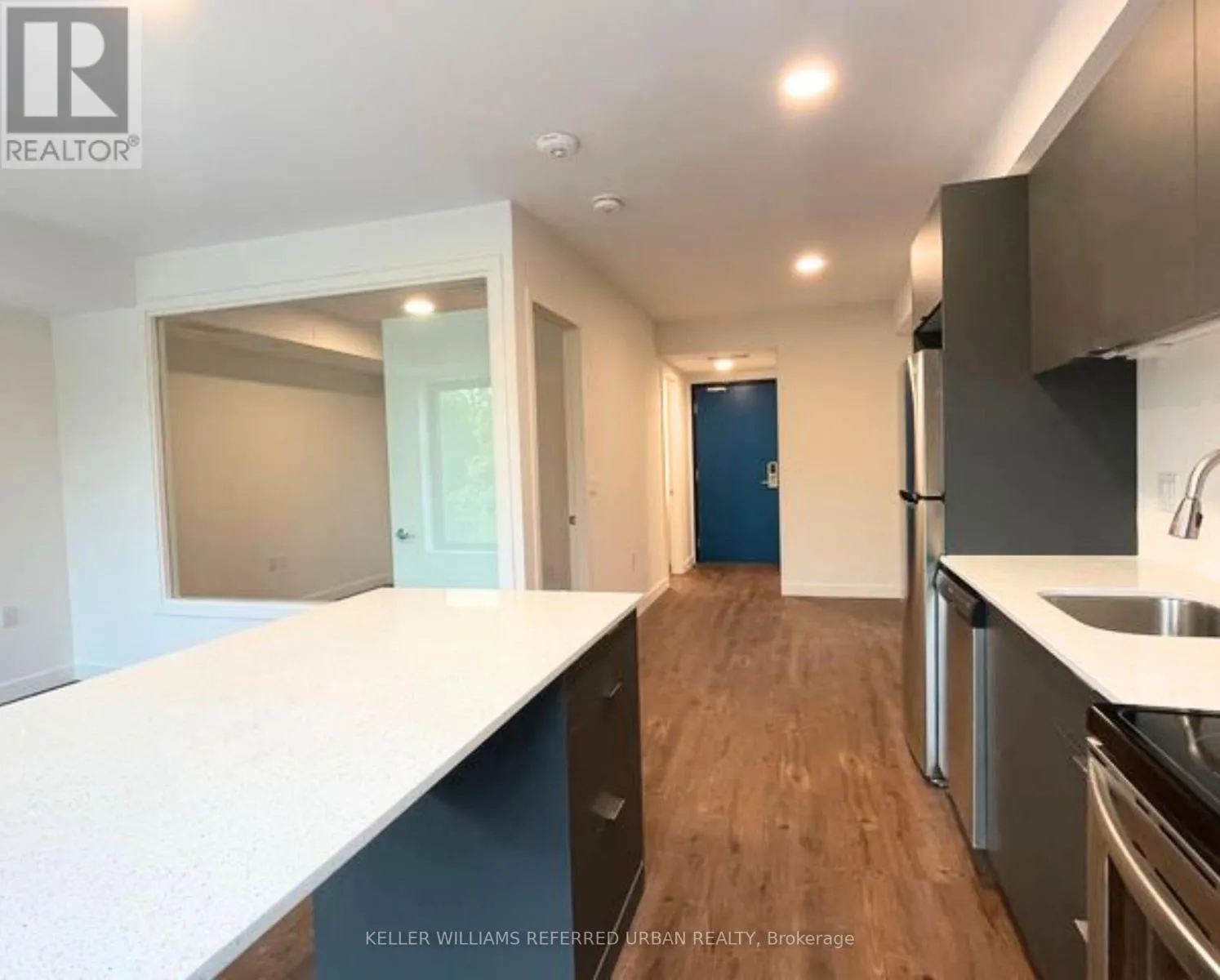 316 - 325 UNIVERSITY AVENUE W